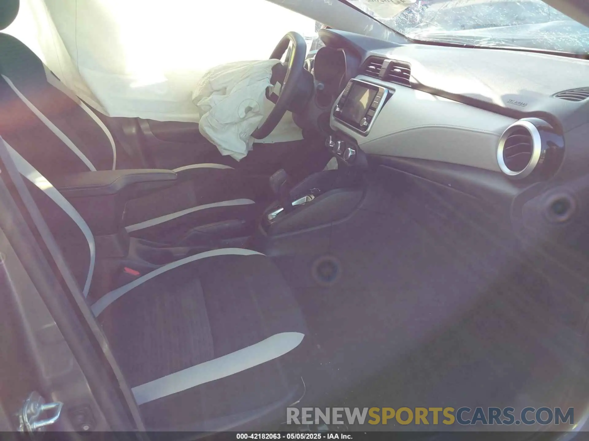 5 Photograph of a damaged car 3N1CN8EV0NL863749 NISSAN VERSA 2022