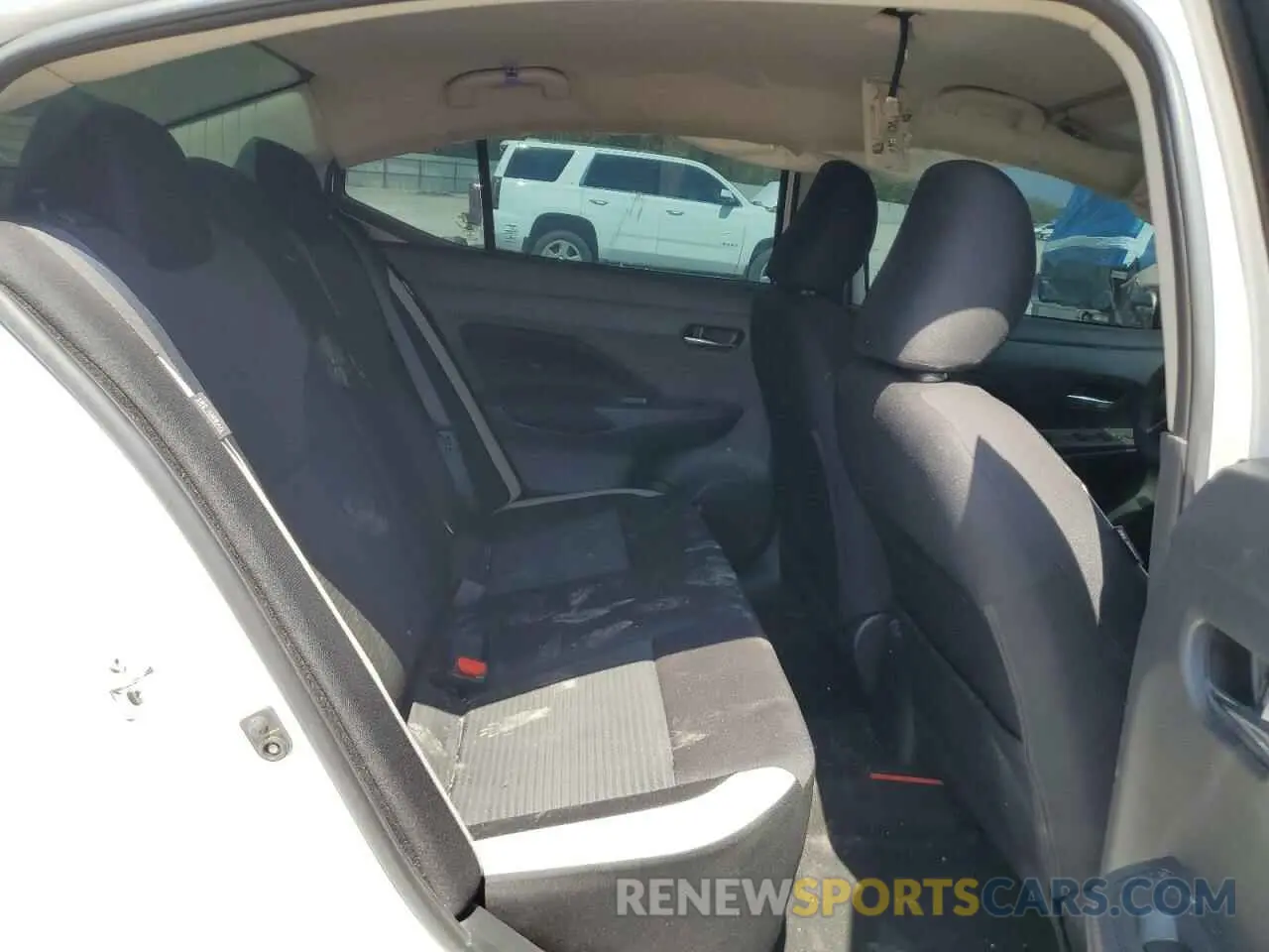 11 Photograph of a damaged car 3N1CN8EV1NL852274 NISSAN VERSA 2022