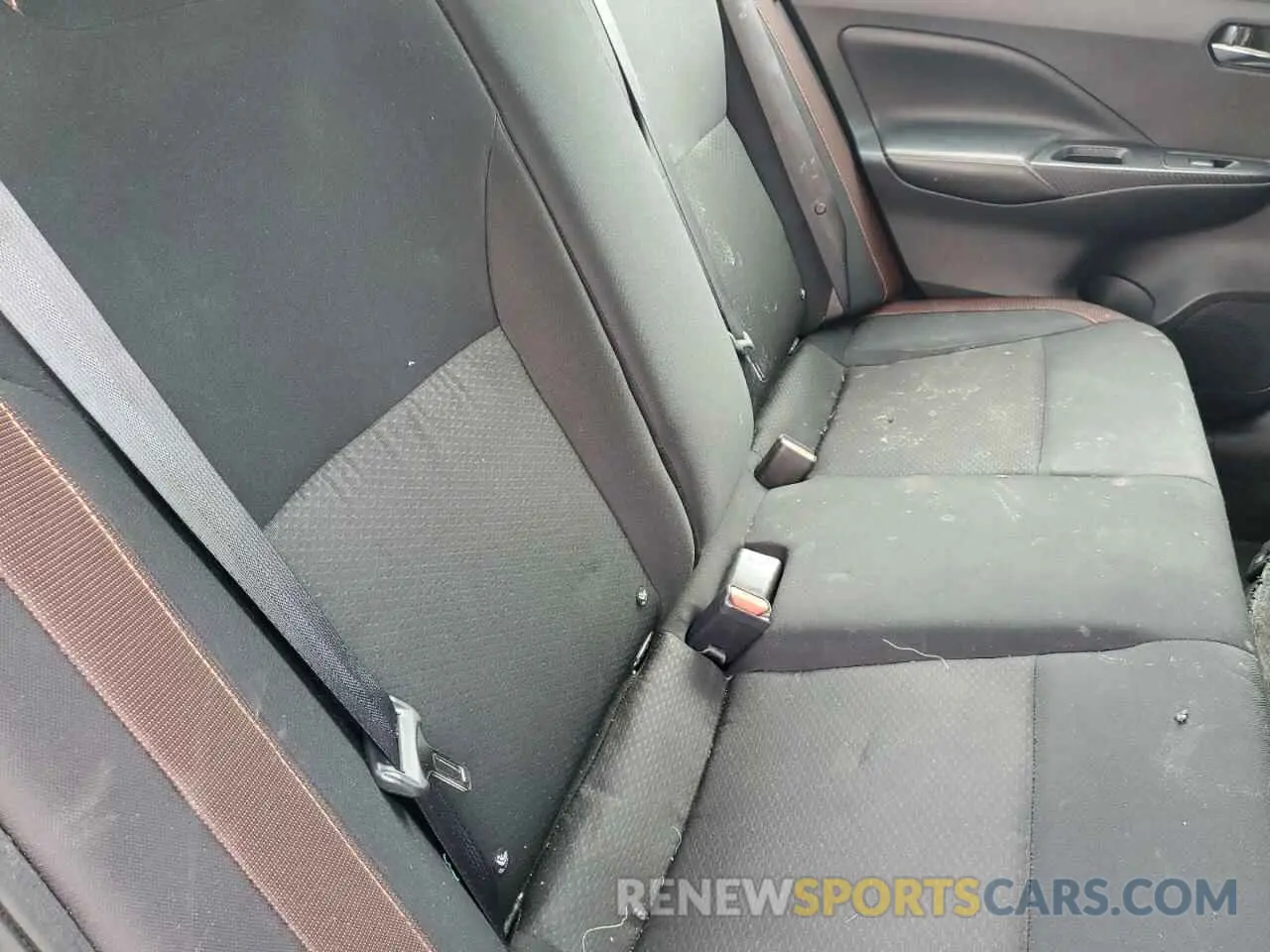 10 Photograph of a damaged car 3N1CN8FV5NL861168 NISSAN VERSA 2022