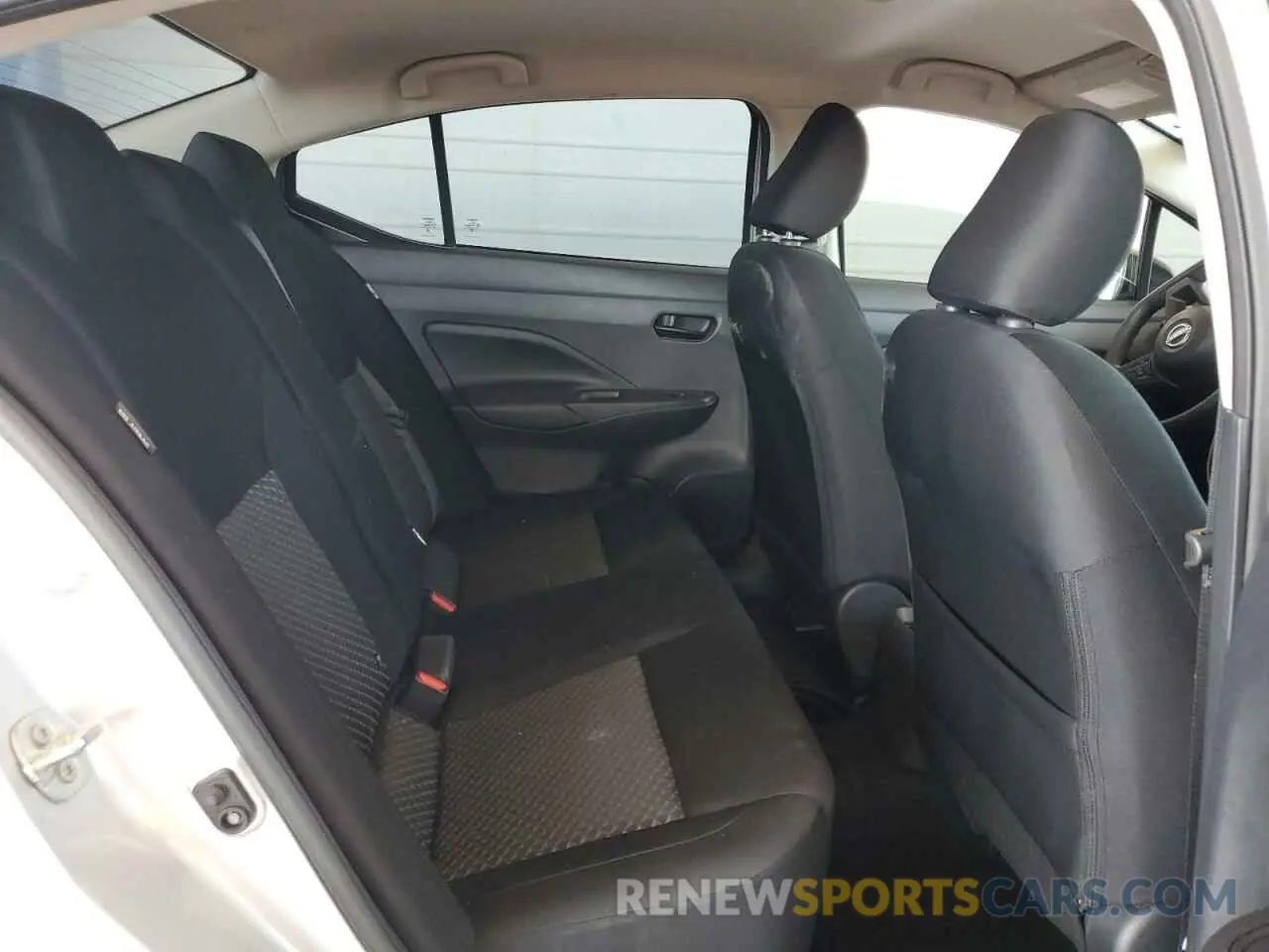 10 Photograph of a damaged car 3N1CN8DV4RL902978 NISSAN VERSA 2024