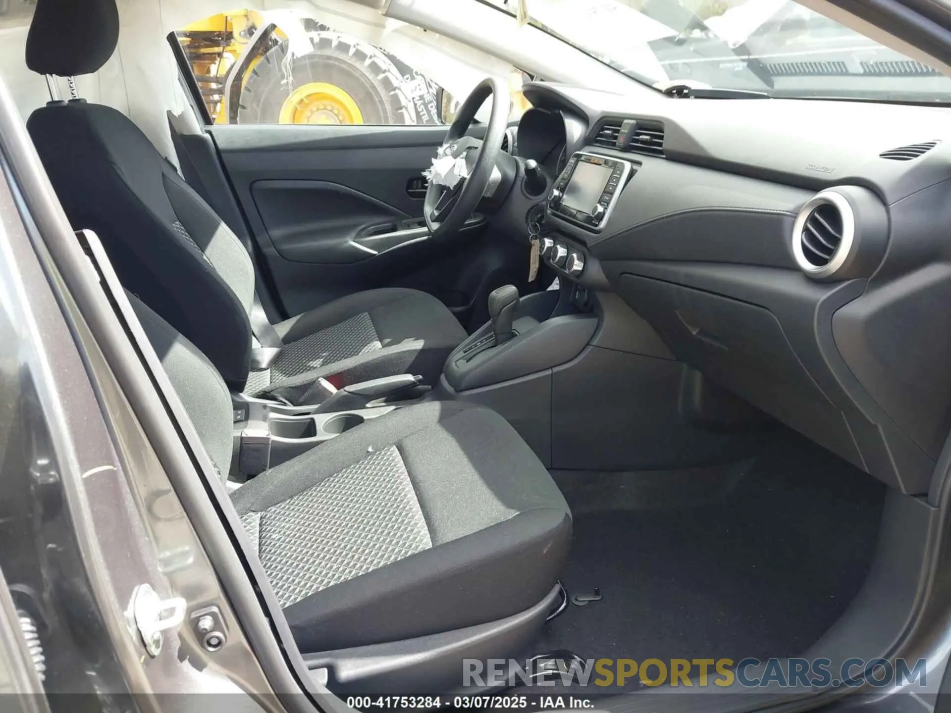 5 Photograph of a damaged car 3N1CN8DV4RL930134 NISSAN VERSA 2024