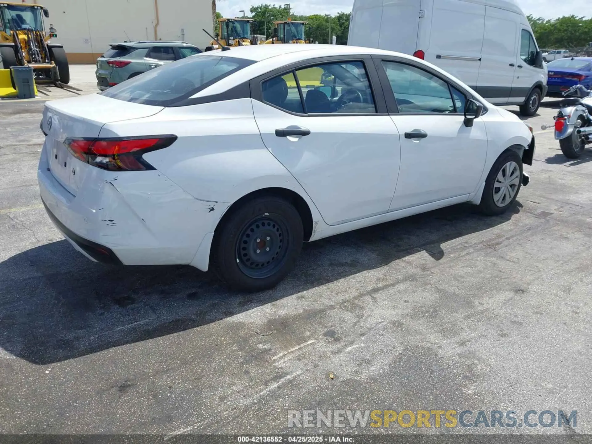 4 Фотография поврежденного автомобиля 3N1CN8DV7RL885576 NISSAN VERSA 2024