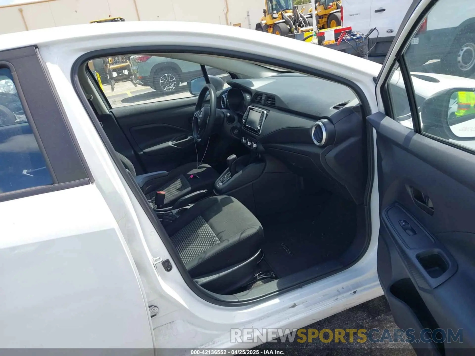 5 Фотография поврежденного автомобиля 3N1CN8DV7RL885576 NISSAN VERSA 2024