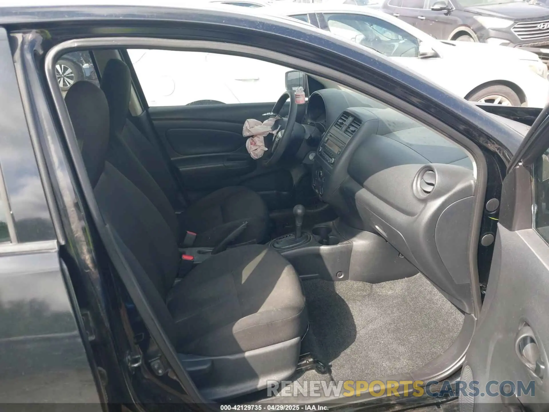 5 Photograph of a damaged car 3N1CN8DV8RL920982 NISSAN VERSA 2024