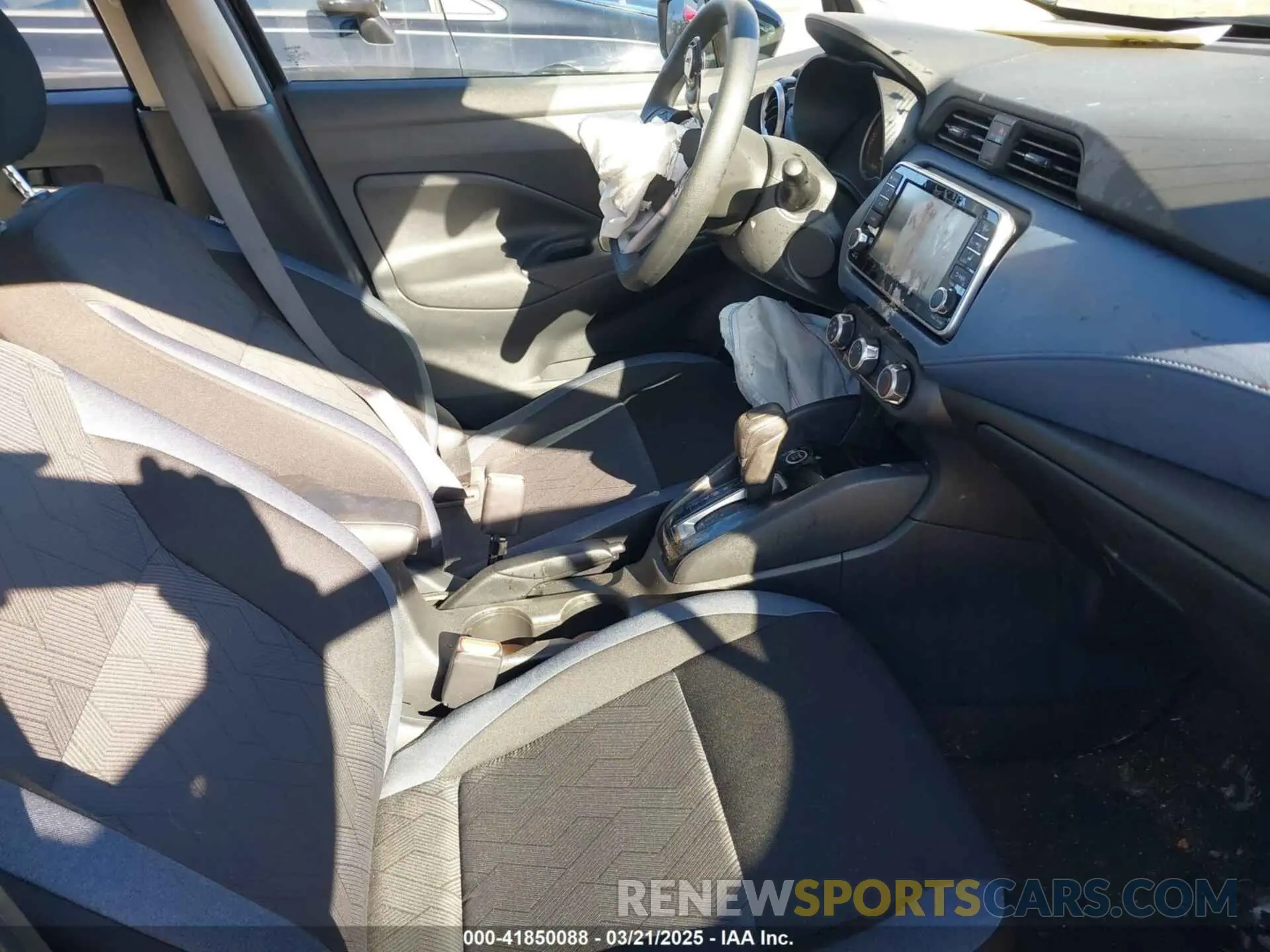 5 Photograph of a damaged car 3N1CN8EV1RL924936 NISSAN VERSA 2024