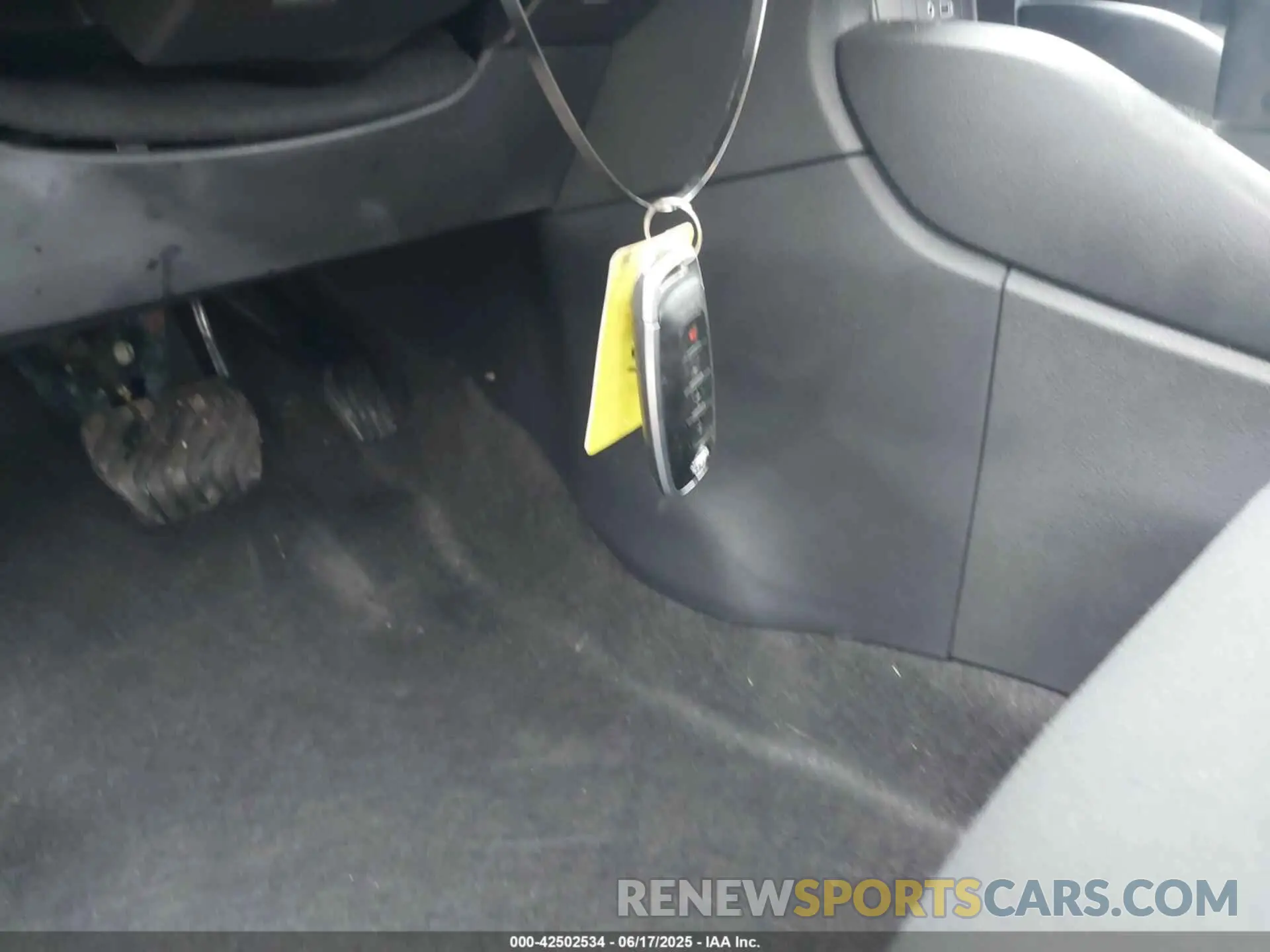 11 Фотография поврежденного автомобиля 3N1CN8EV2RL833920 NISSAN VERSA 2024