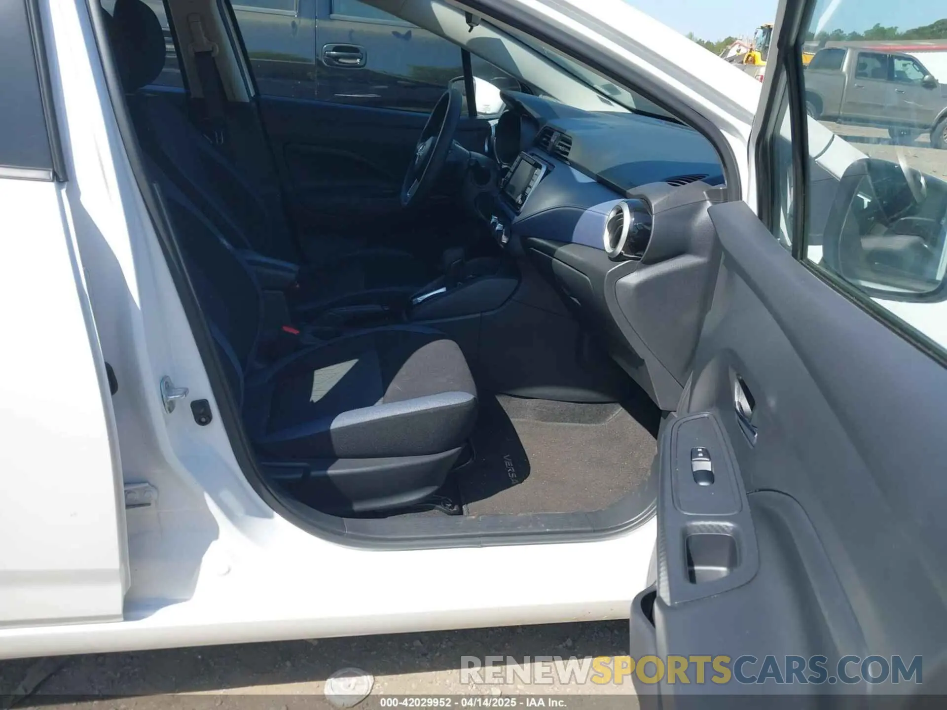 5 Фотография поврежденного автомобиля 3N1CN8EV8RL889974 NISSAN VERSA 2024
