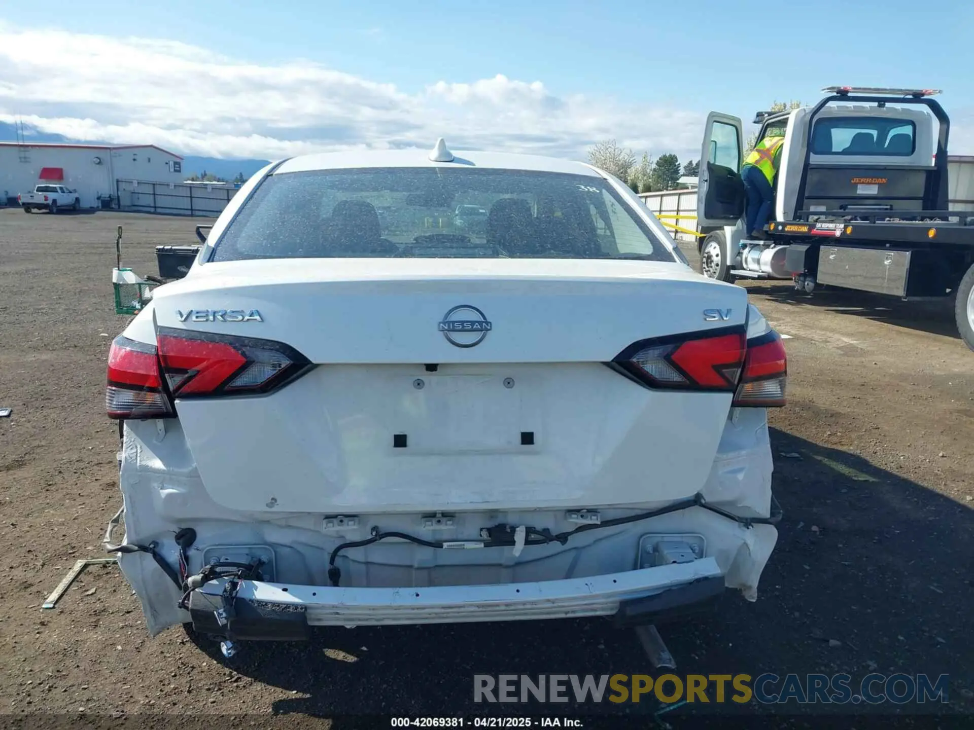 17 Photograph of a damaged car 3N1CN8EV9RL848415 NISSAN VERSA 2024