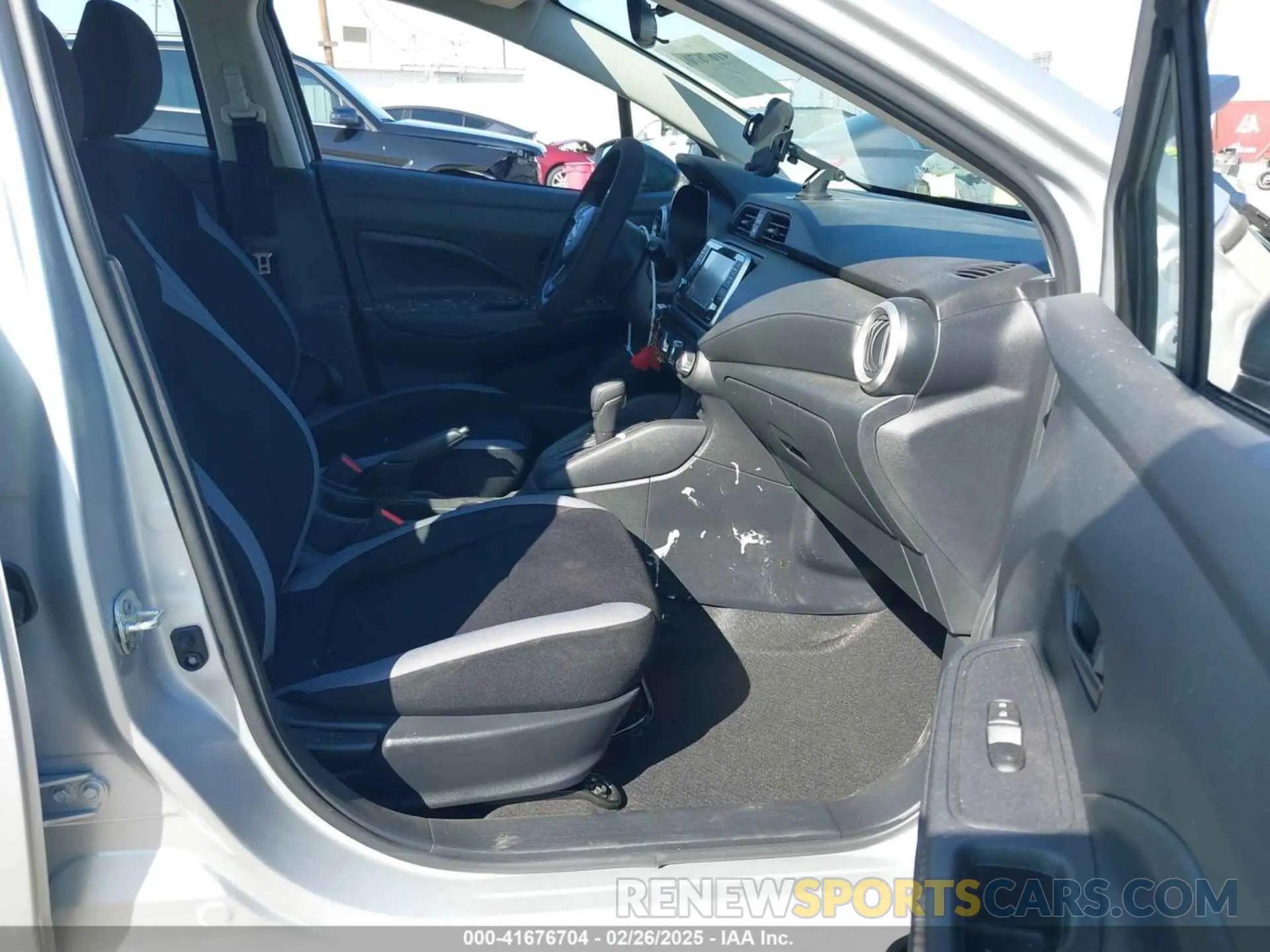 5 Фотография поврежденного автомобиля 3N1CN8DV6SL828534 NISSAN VERSA 2025