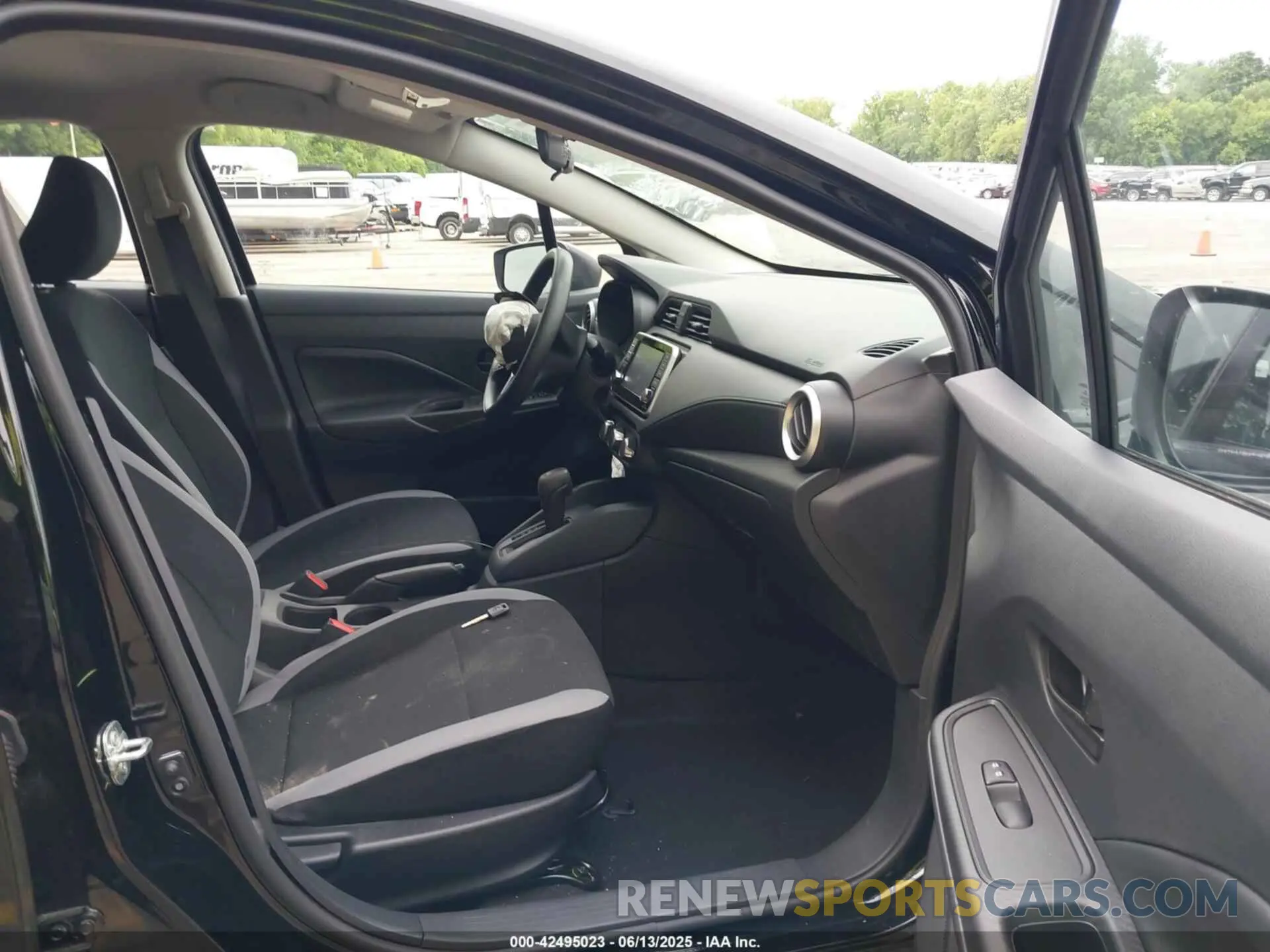 5 Photograph of a damaged car 3N1CN8DV8SL831113 NISSAN VERSA 2025