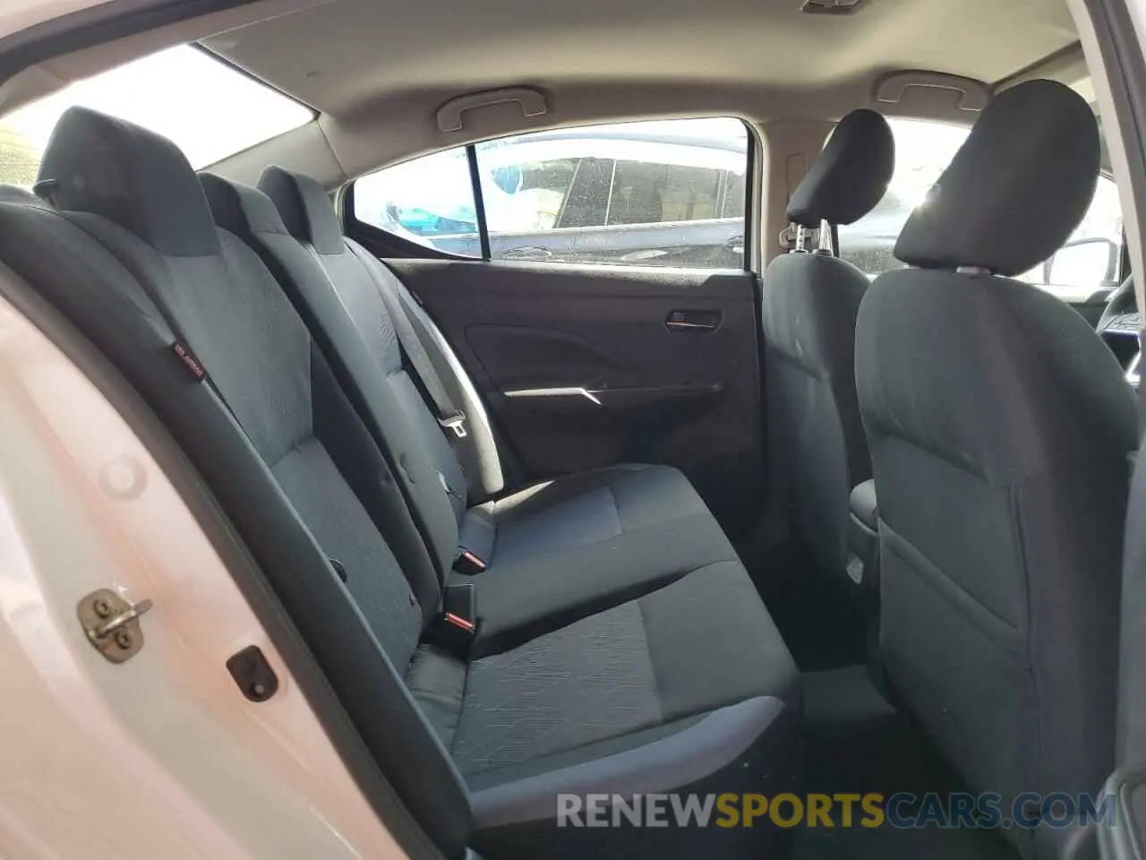 10 Фотография поврежденного автомобиля 3N1CN8EV2SL821966 NISSAN VERSA 2025