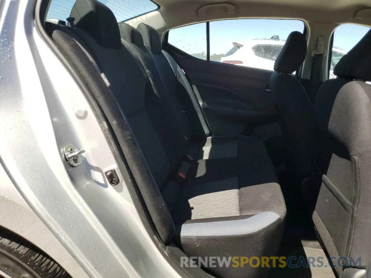 10 Фотография поврежденного автомобиля 3N1CN8EV4SL827669 NISSAN VERSA 2025