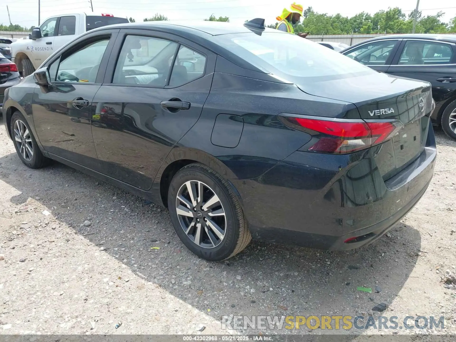 3 Фотография поврежденного автомобиля 3N1CN8EV8SL833913 NISSAN VERSA 2025