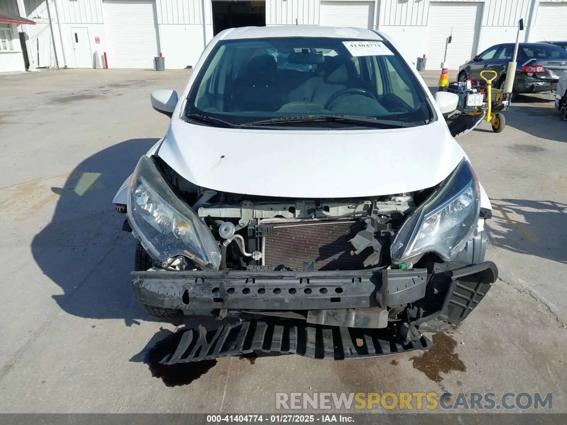 12 Фотография поврежденного автомобиля 3N1CE2CP1KL363757 NISSAN VERSA NOTE 2019