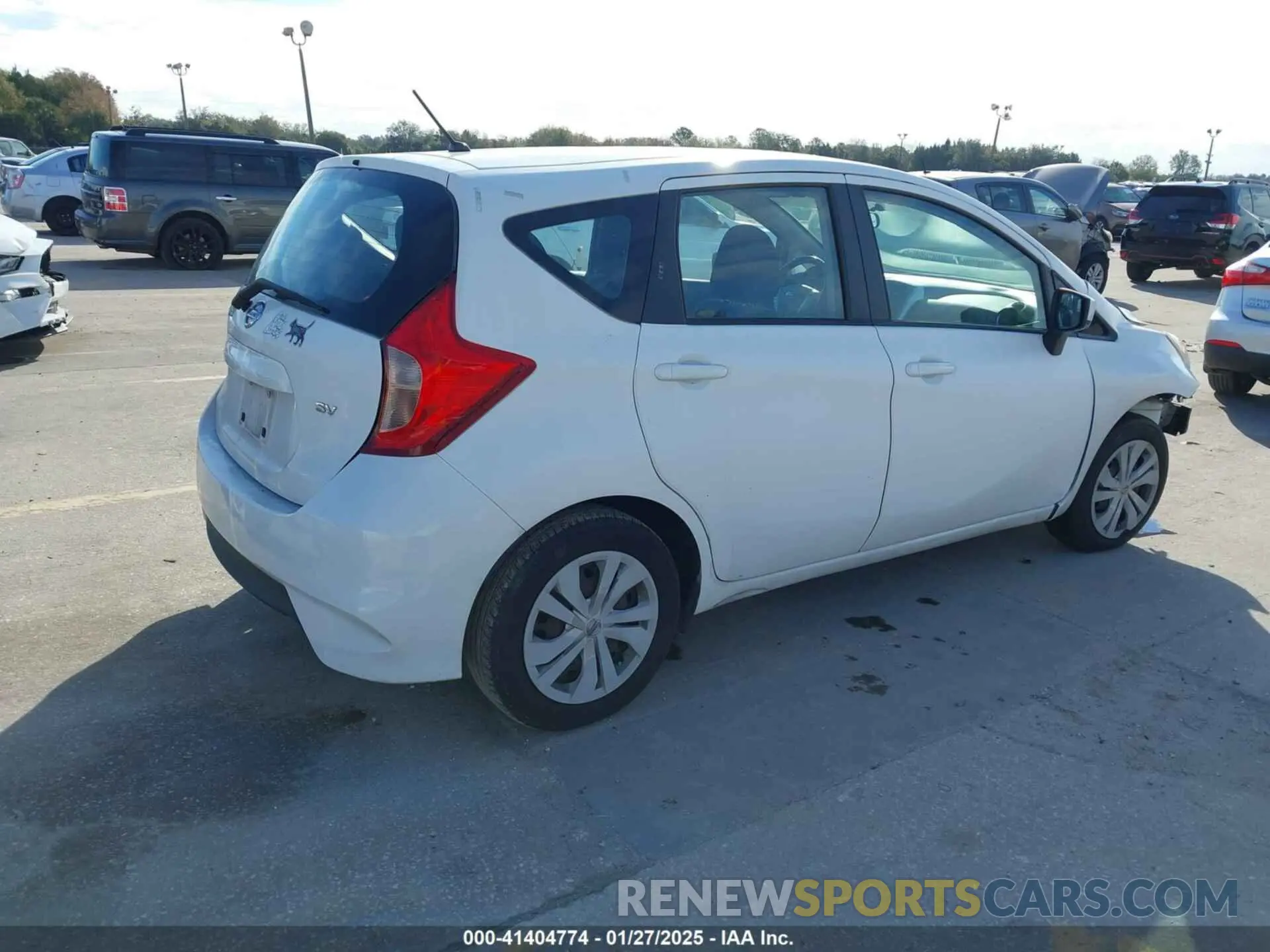 4 Фотография поврежденного автомобиля 3N1CE2CP1KL363757 NISSAN VERSA NOTE 2019