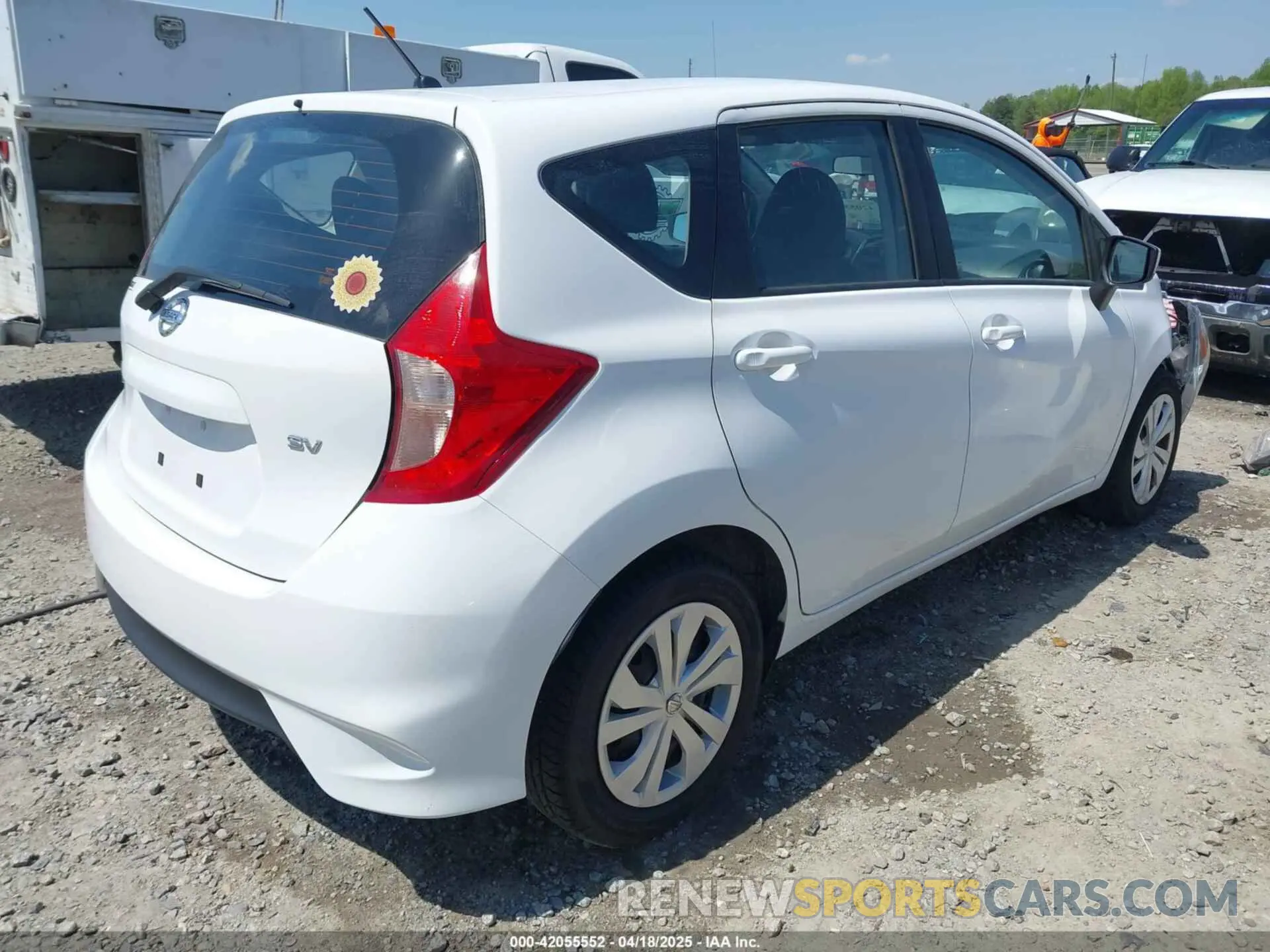 4 Фотография поврежденного автомобиля 3N1CE2CP1KL366321 NISSAN VERSA NOTE 2019