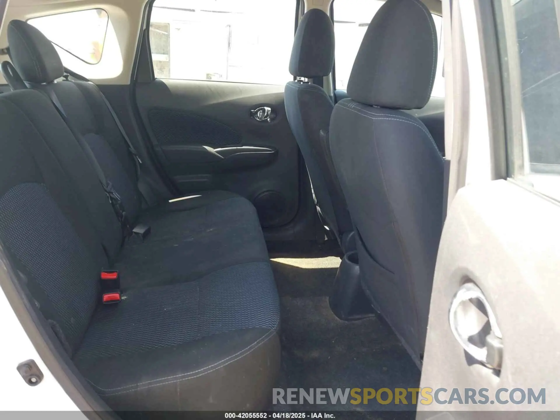 8 Фотография поврежденного автомобиля 3N1CE2CP1KL366321 NISSAN VERSA NOTE 2019