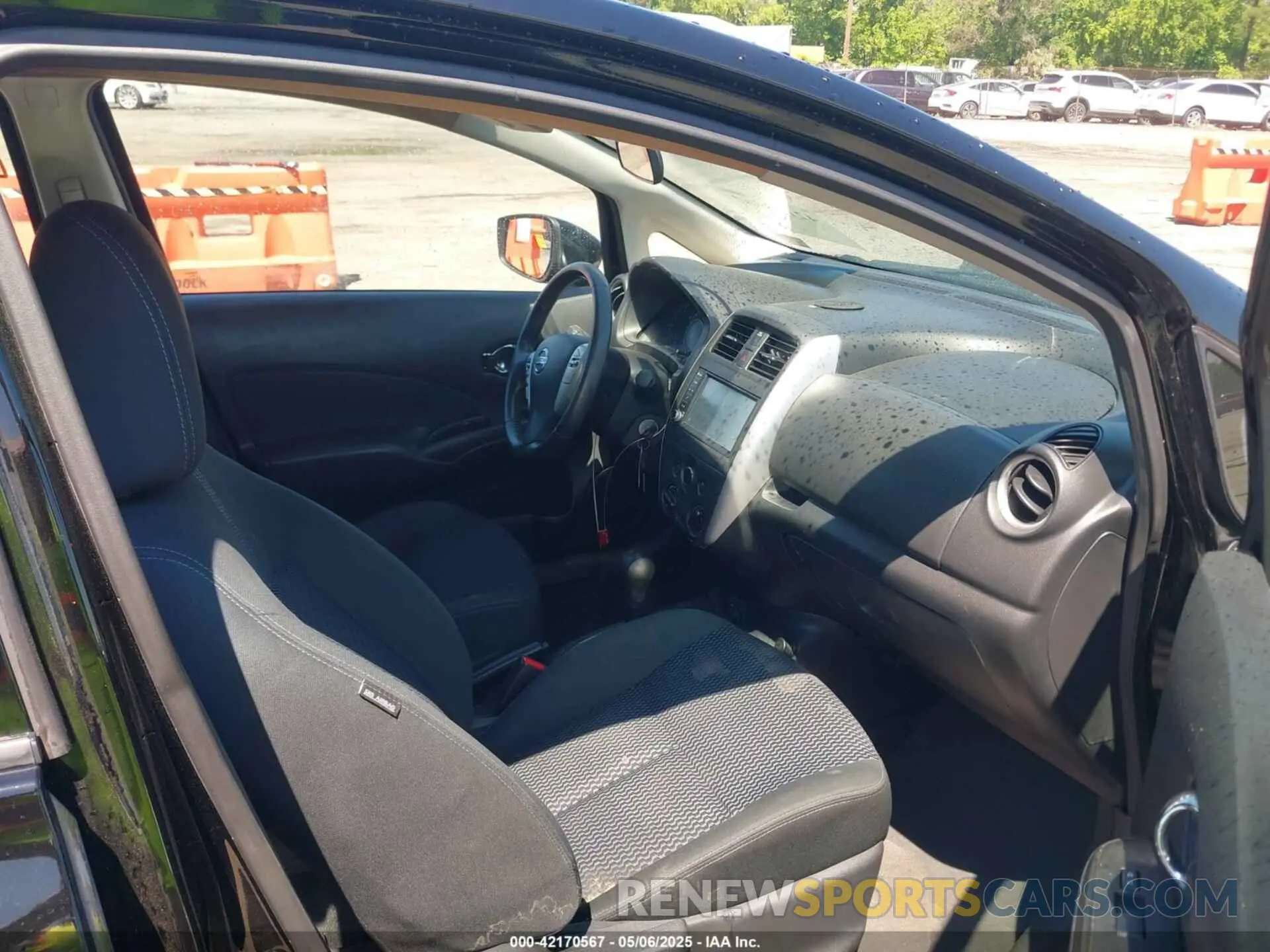 5 Photograph of a damaged car 3N1CE2CP3KL362898 NISSAN VERSA NOTE 2019