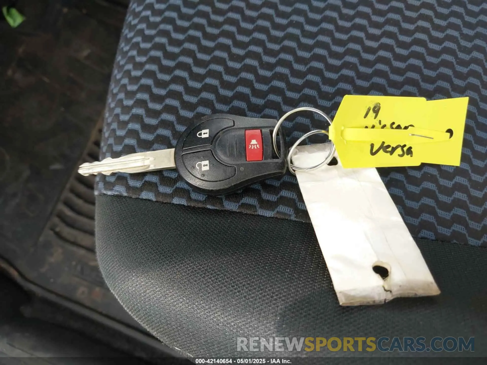 11 Photograph of a damaged car 3N1CE2CP4KL366202 NISSAN VERSA NOTE 2019