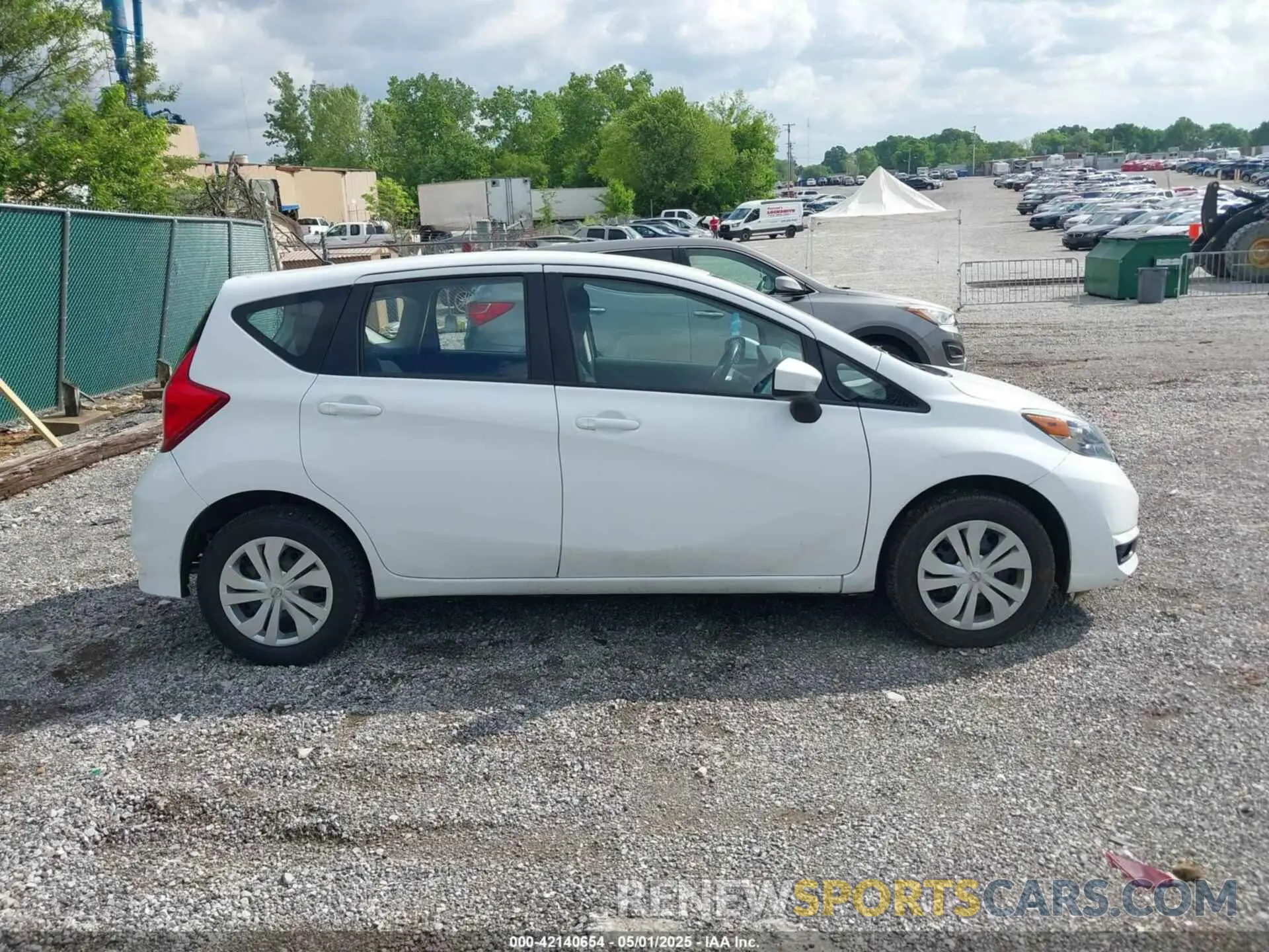 13 Photograph of a damaged car 3N1CE2CP4KL366202 NISSAN VERSA NOTE 2019