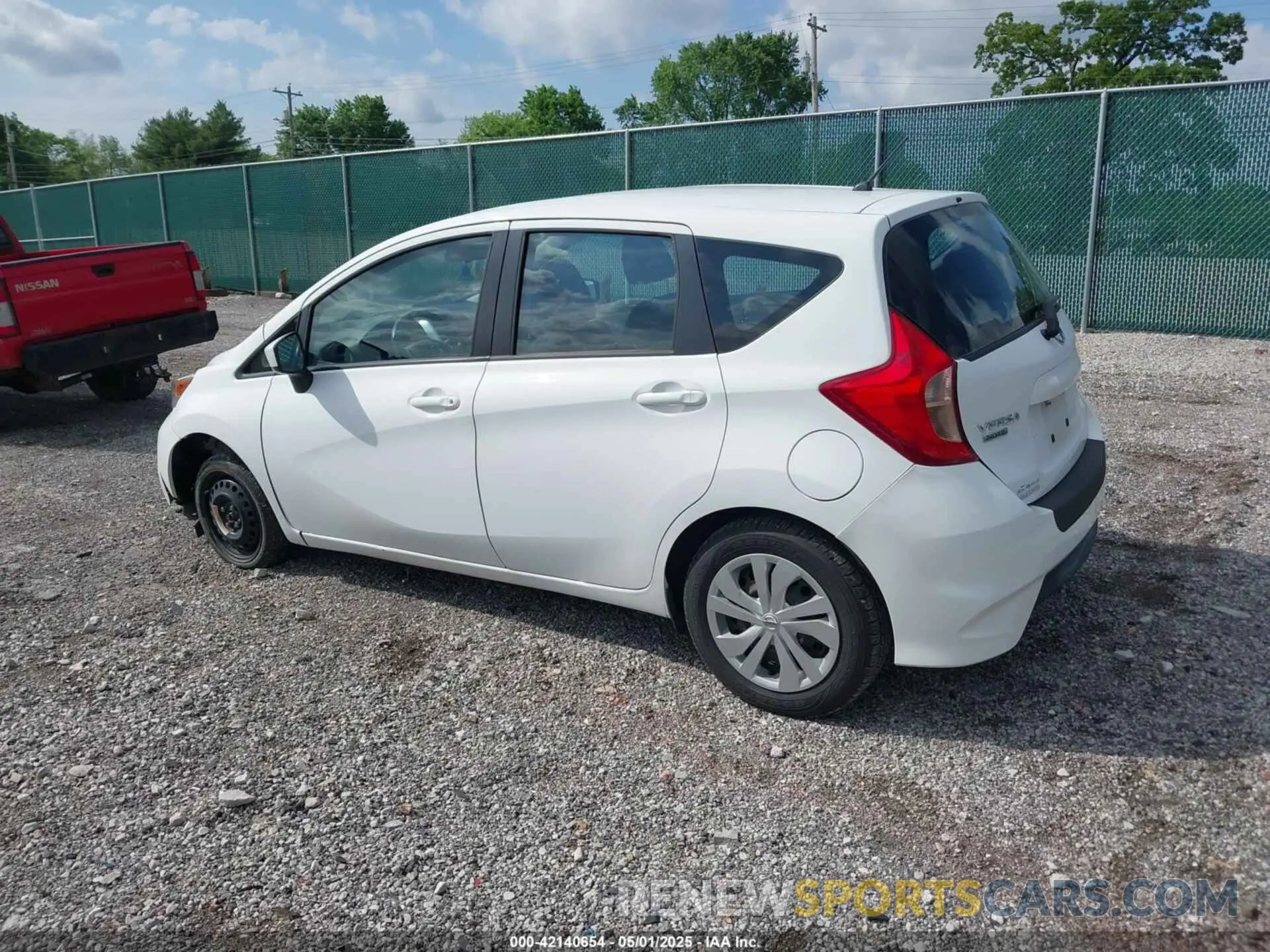 3 Photograph of a damaged car 3N1CE2CP4KL366202 NISSAN VERSA NOTE 2019