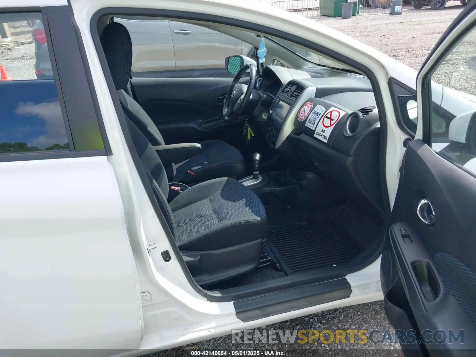 5 Photograph of a damaged car 3N1CE2CP4KL366202 NISSAN VERSA NOTE 2019