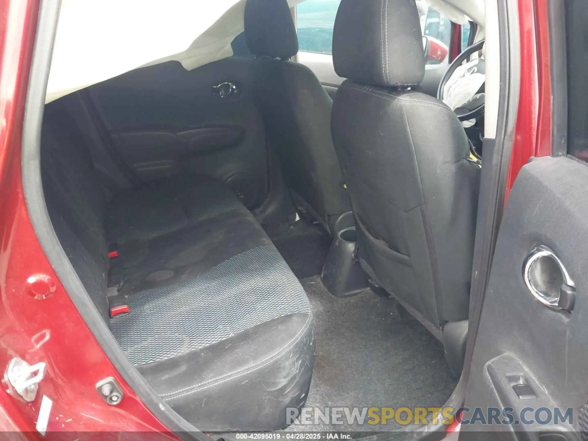 8 Photograph of a damaged car 3N1CE2CP6KL358182 NISSAN VERSA NOTE 2019