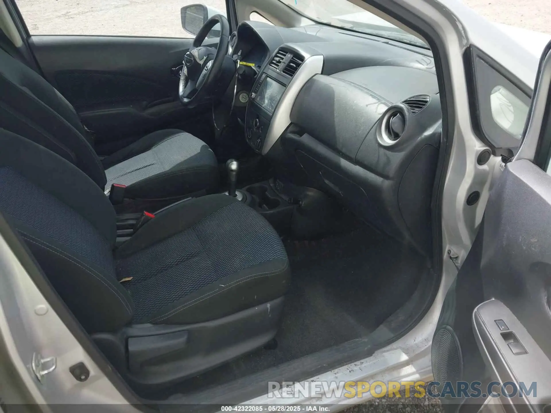 5 Фотография поврежденного автомобиля 3N1CE2CP6KL361017 NISSAN VERSA NOTE 2019