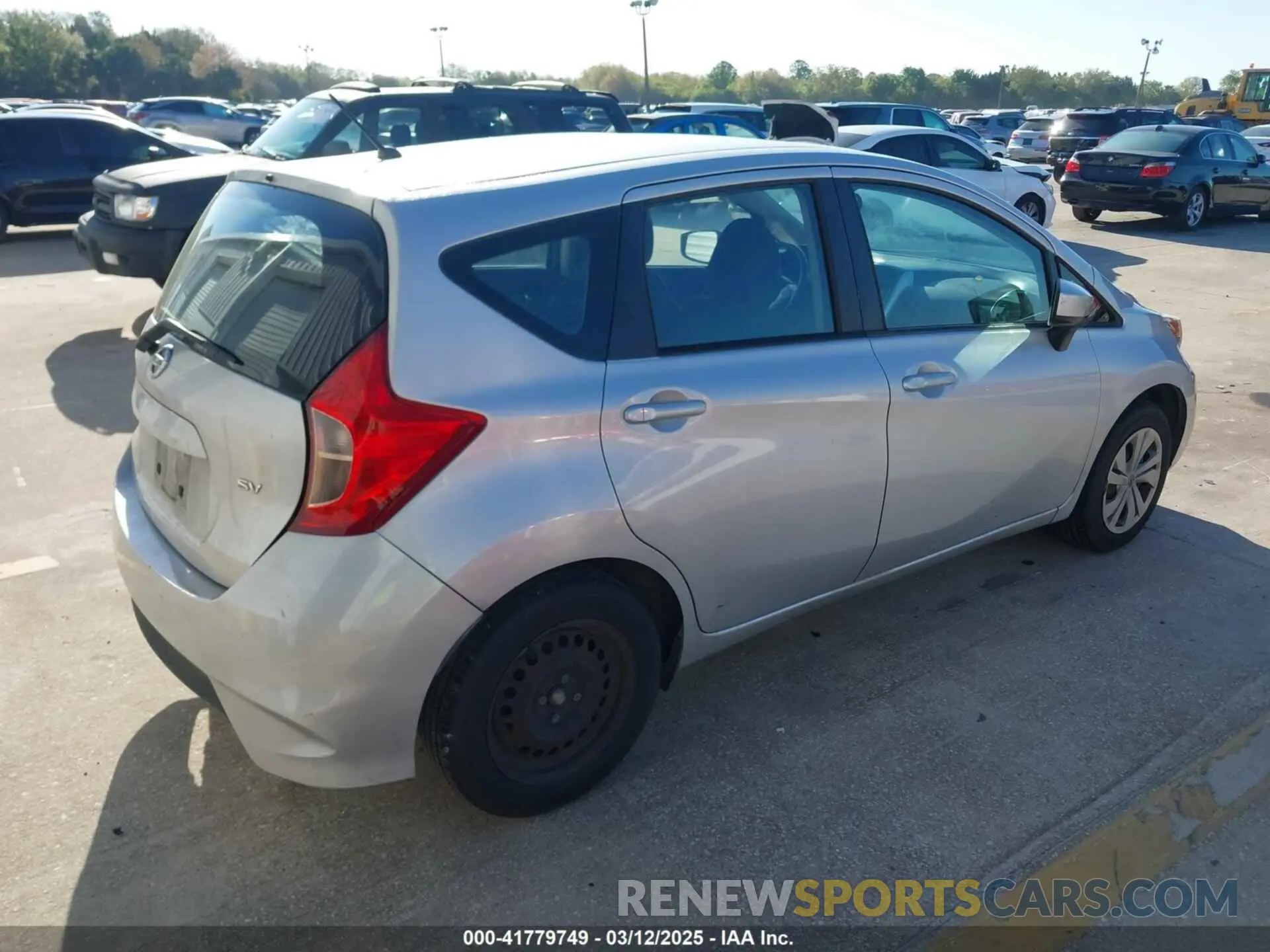 4 Фотография поврежденного автомобиля 3N1CE2CP7KL354058 NISSAN VERSA NOTE 2019