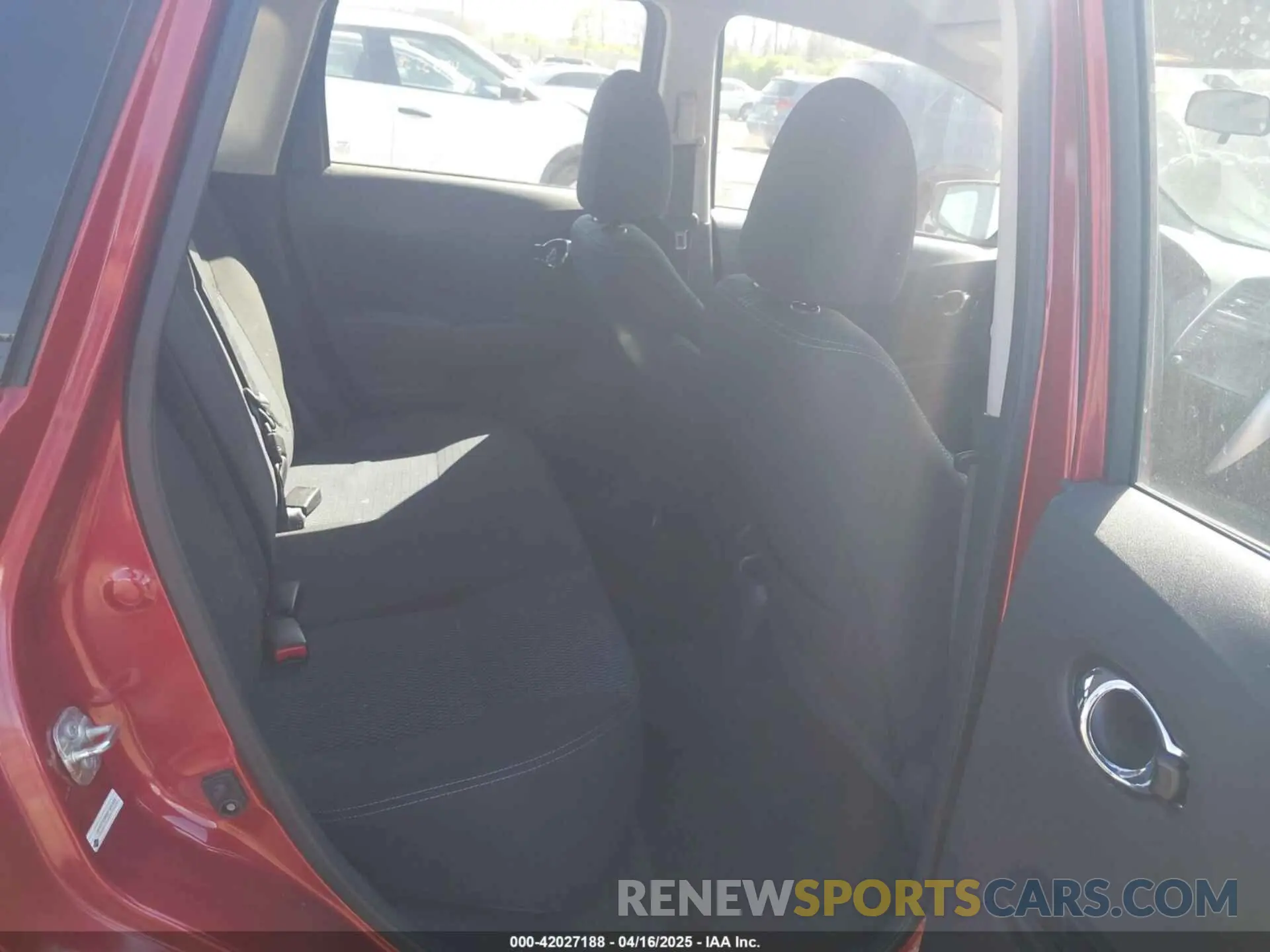 8 Фотография поврежденного автомобиля 3N1CE2CP8KL365103 NISSAN VERSA NOTE 2019