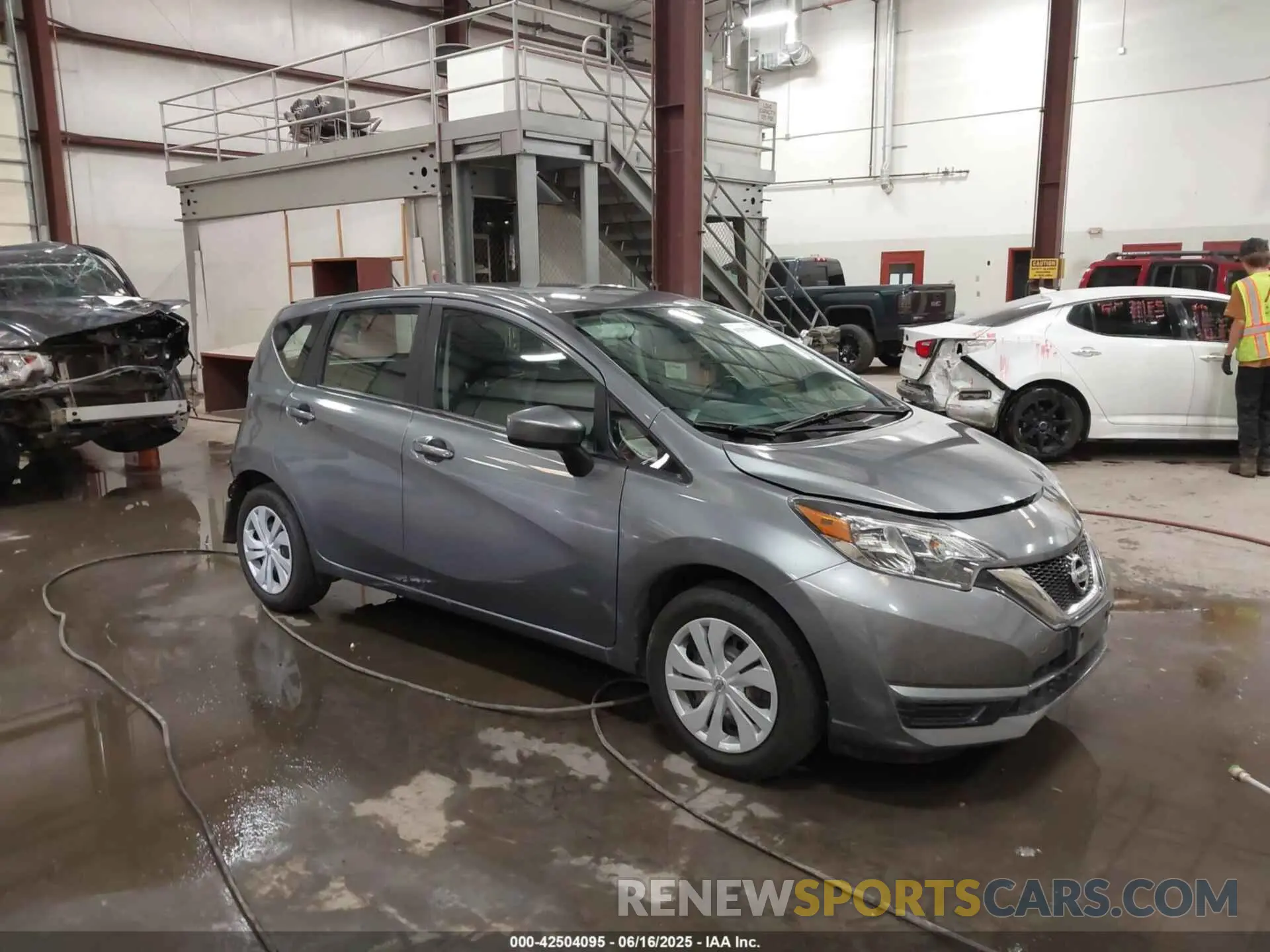 1 Фотография поврежденного автомобиля 3N1CE2CP8KL365392 NISSAN VERSA NOTE 2019