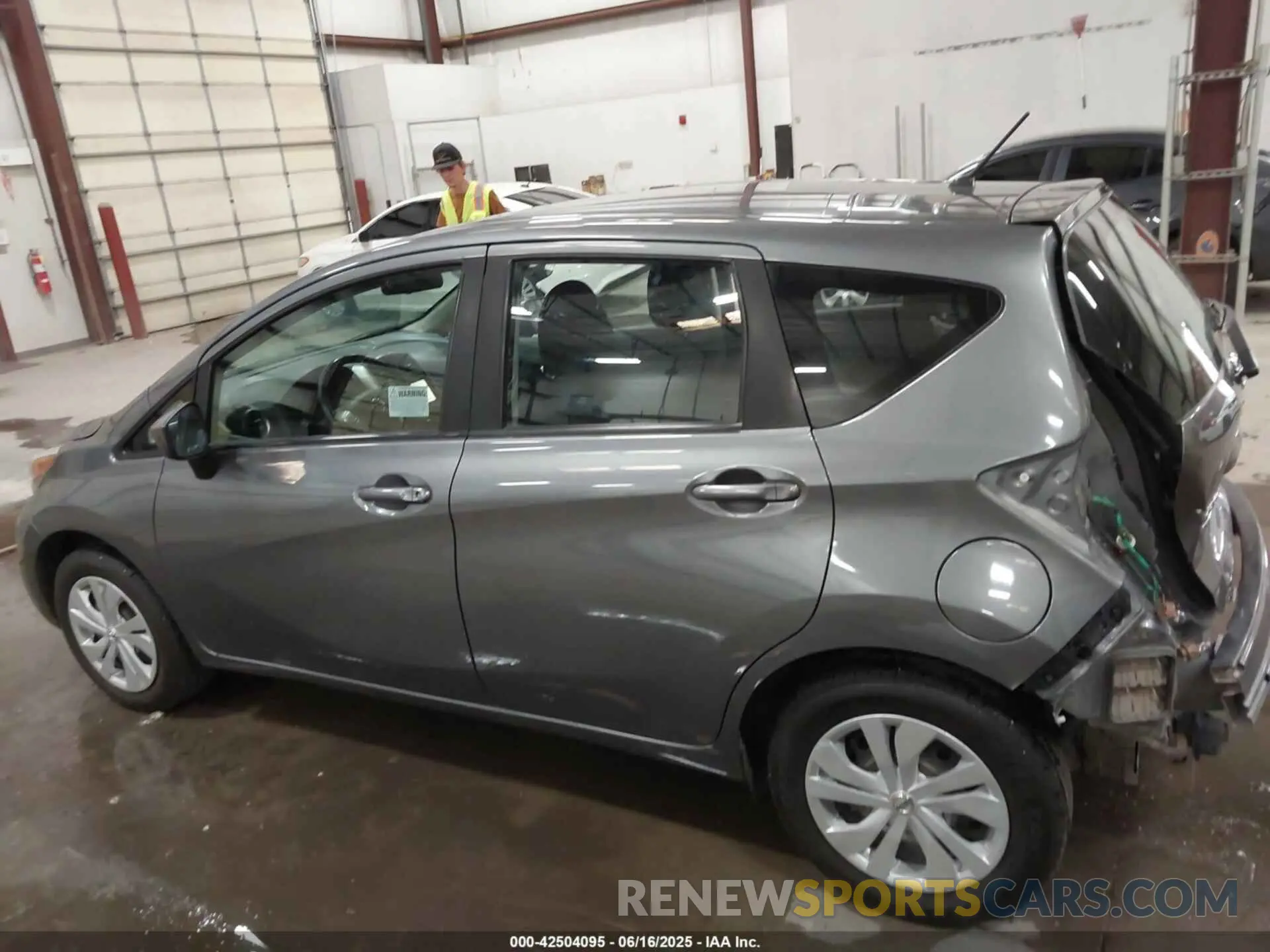 14 Фотография поврежденного автомобиля 3N1CE2CP8KL365392 NISSAN VERSA NOTE 2019