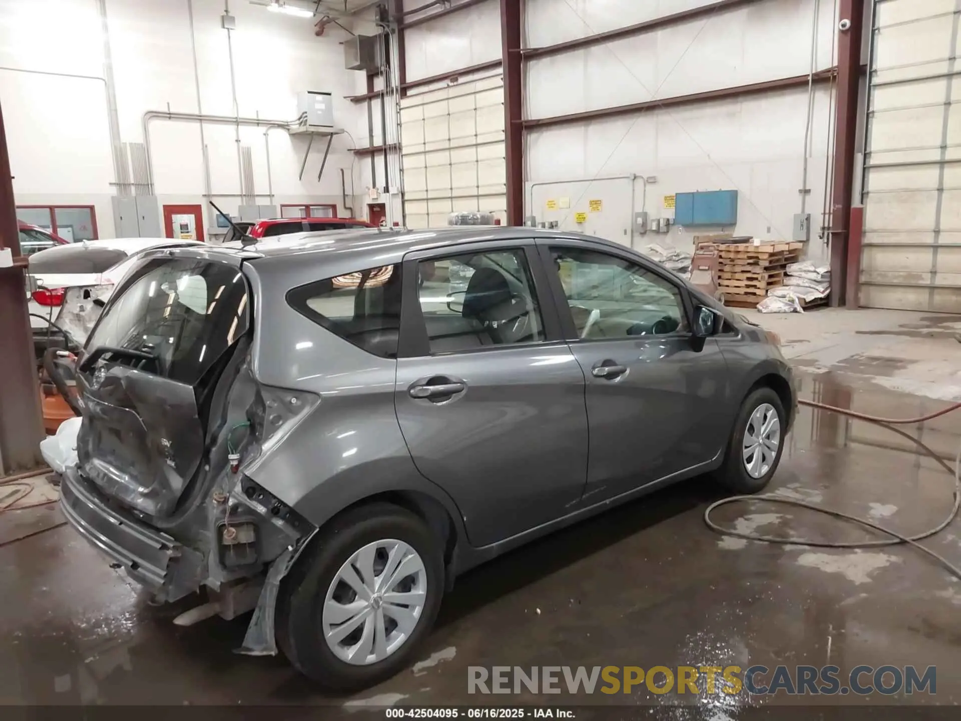4 Фотография поврежденного автомобиля 3N1CE2CP8KL365392 NISSAN VERSA NOTE 2019