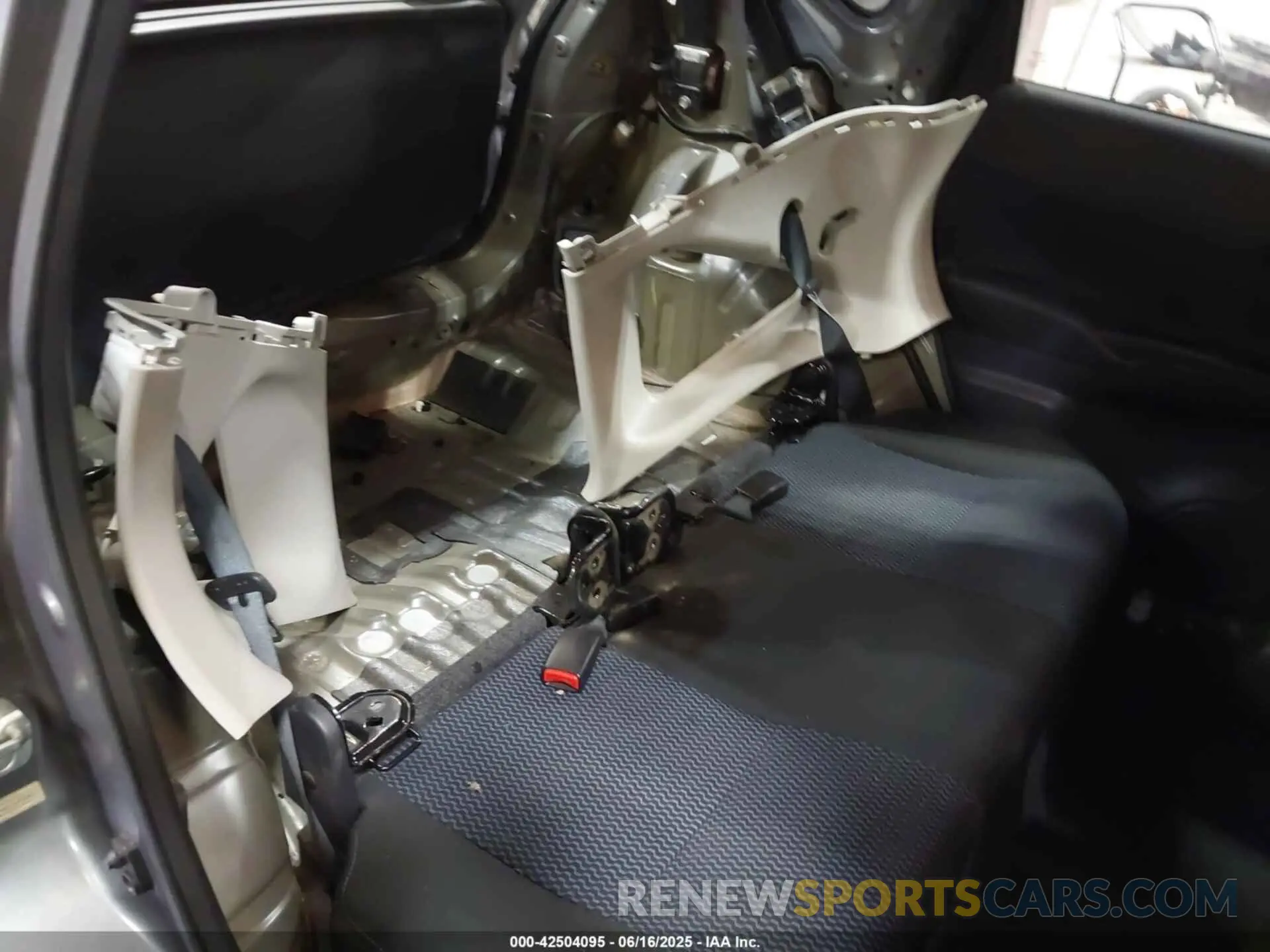 8 Фотография поврежденного автомобиля 3N1CE2CP8KL365392 NISSAN VERSA NOTE 2019