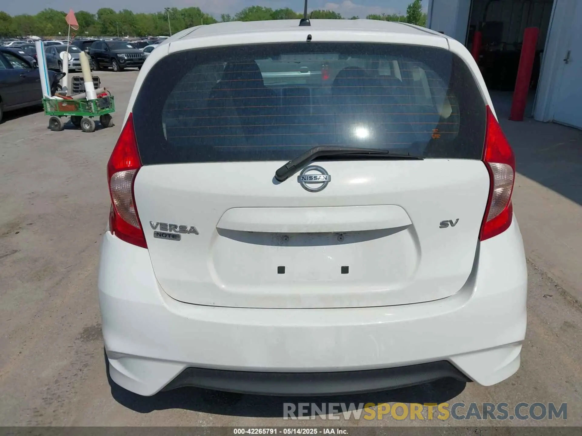 15 Photograph of a damaged car 3N1CE2CP8KL366185 NISSAN VERSA NOTE 2019