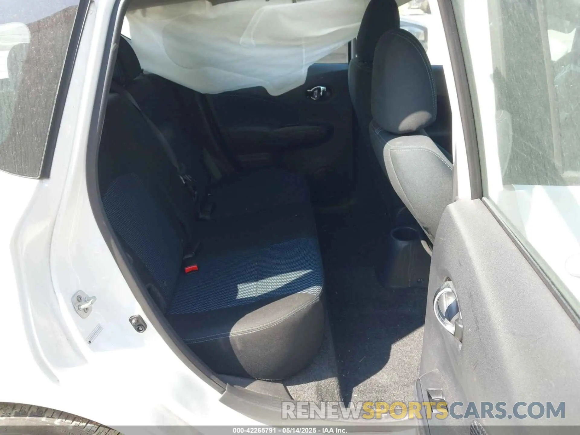 8 Photograph of a damaged car 3N1CE2CP8KL366185 NISSAN VERSA NOTE 2019