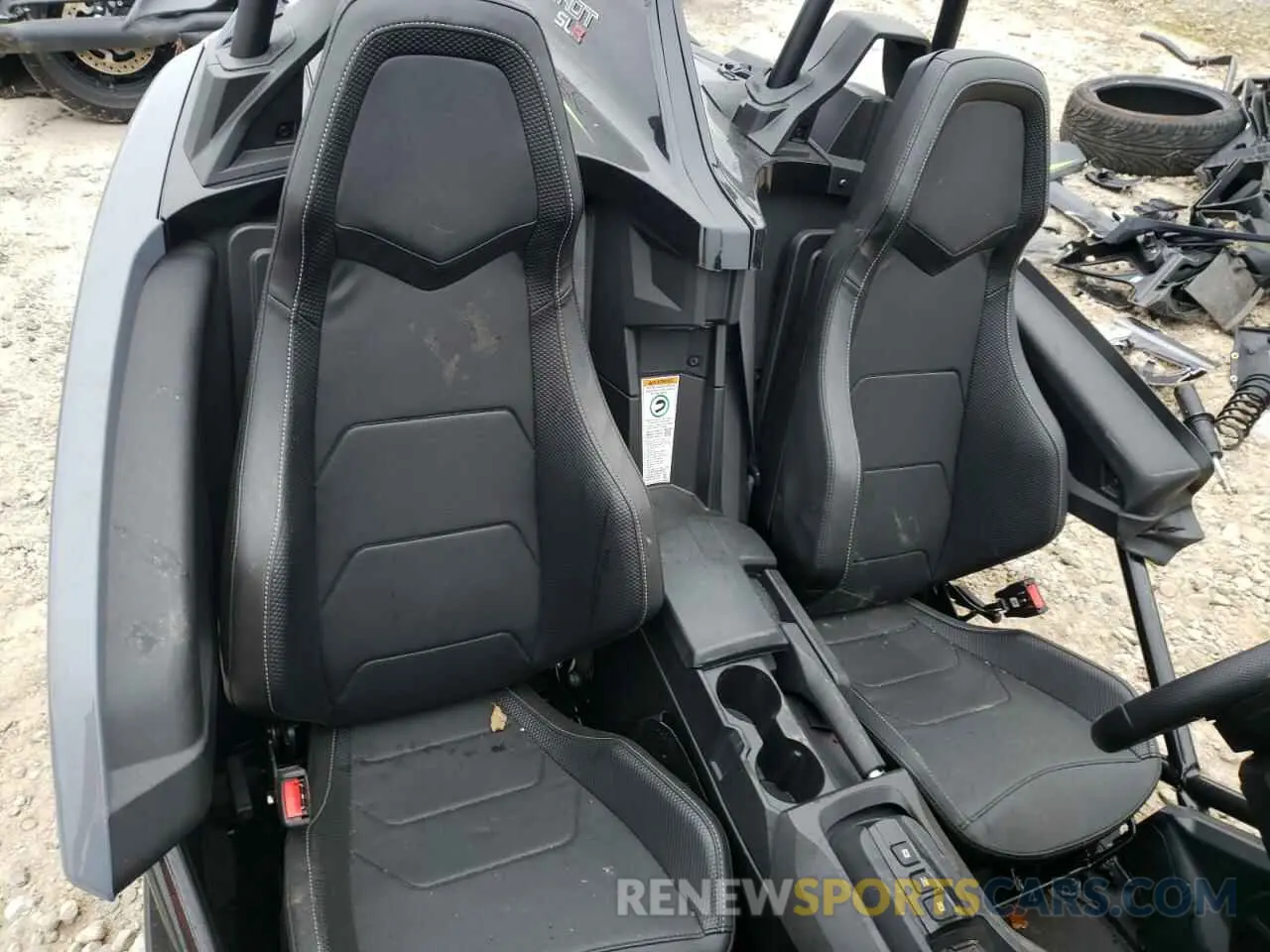 6 Photograph of a damaged car 57XAAFHB3P8157941 POLARIS SLINGSHOT 2023