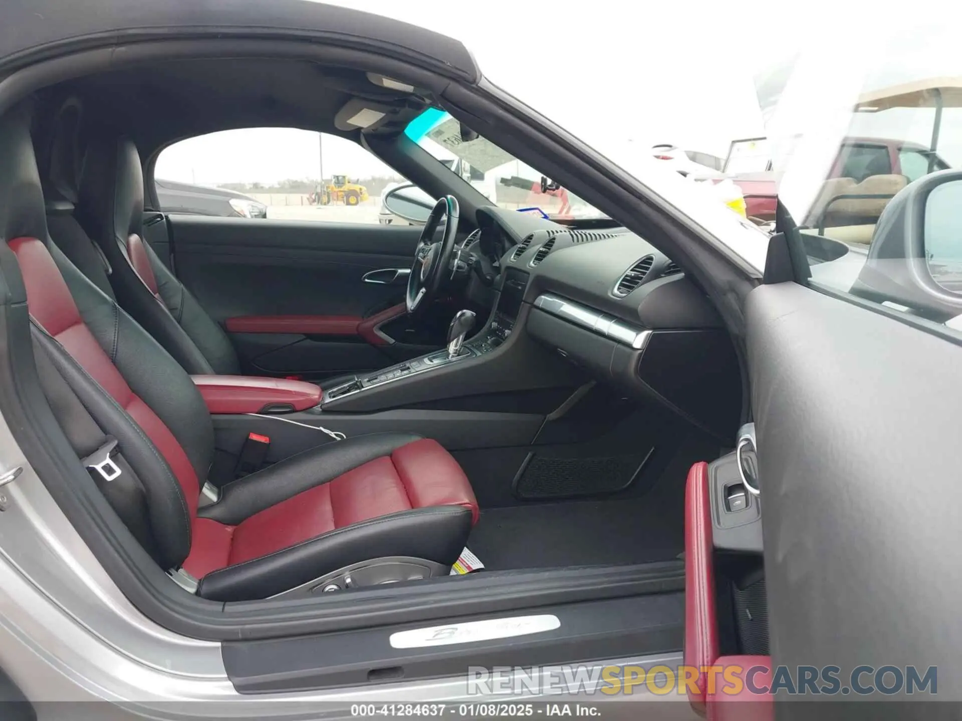 5 Photograph of a damaged car WP0CA2A84KS210215 PORSCHE 718 BOXSTER 2019