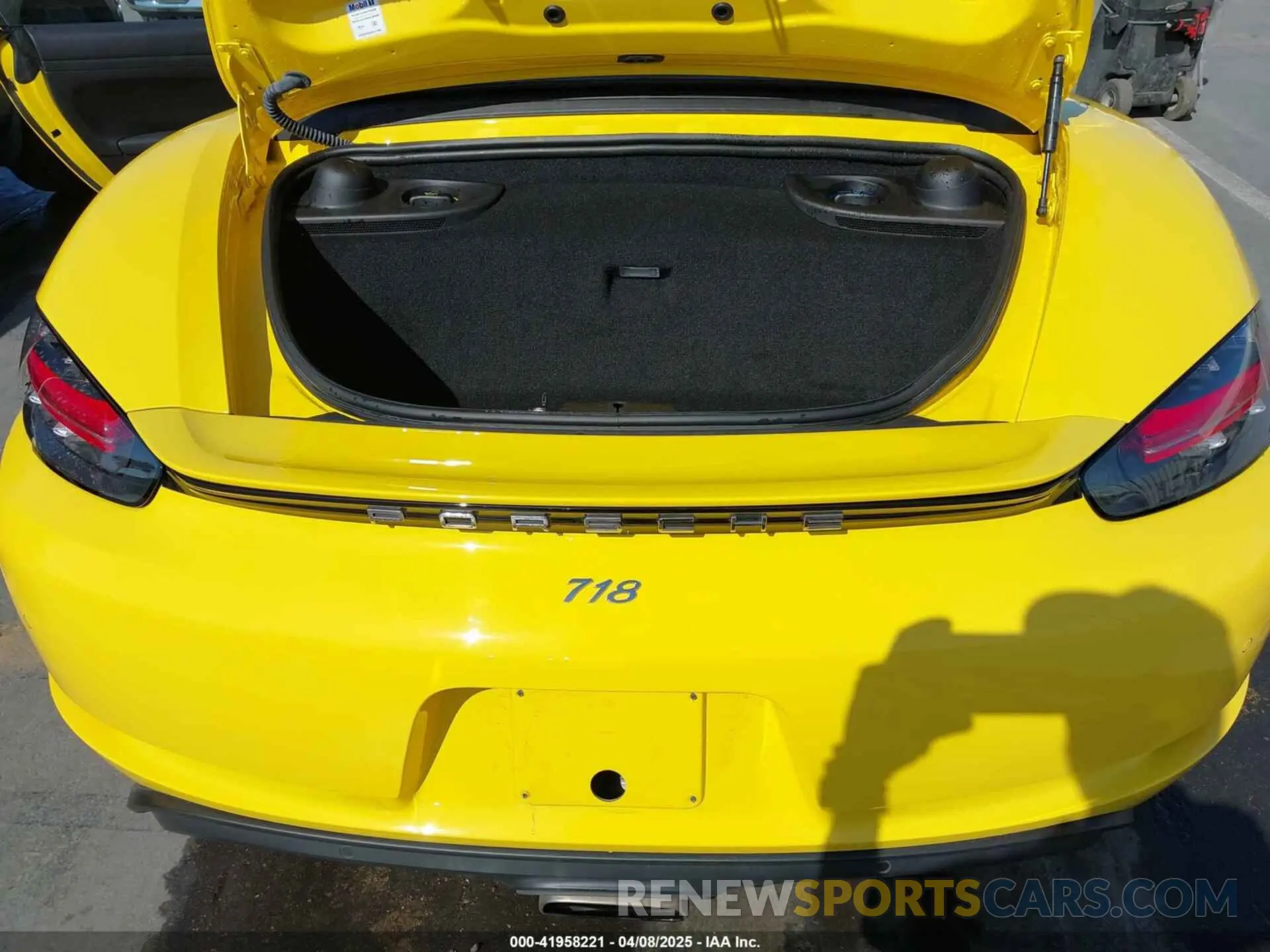 10 Photograph of a damaged car WP0CA2A8XMS210397 PORSCHE 718 BOXSTER 2021