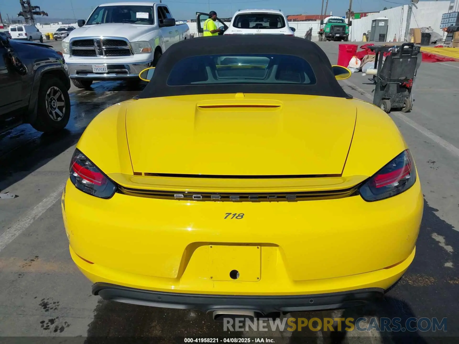 16 Photograph of a damaged car WP0CA2A8XMS210397 PORSCHE 718 BOXSTER 2021