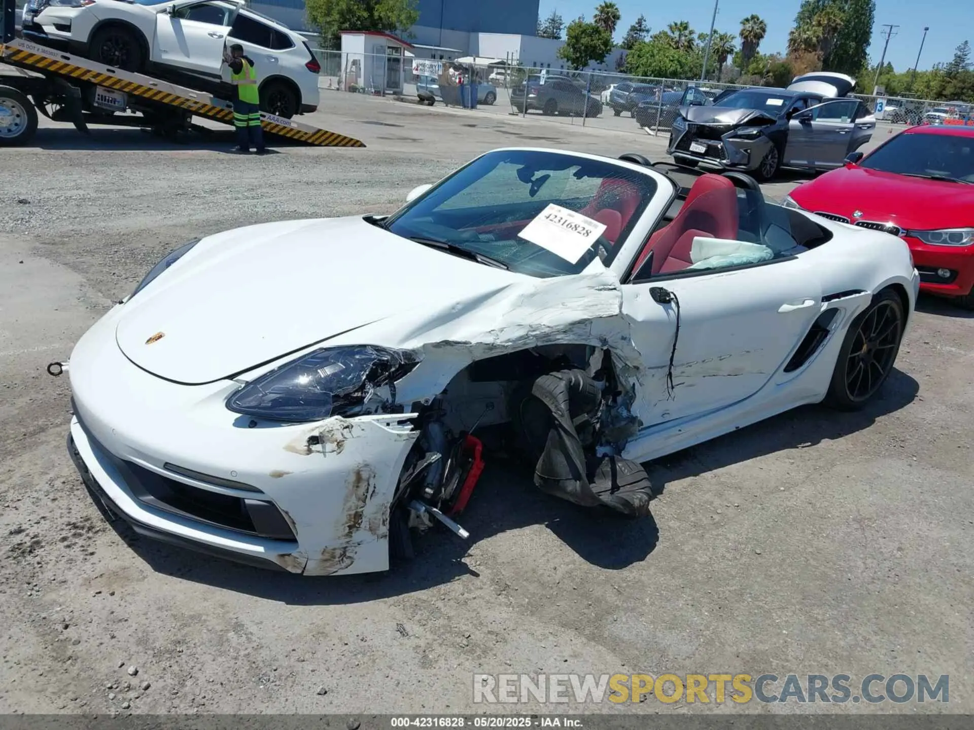 2 Фотография поврежденного автомобиля WP0CD2A86RK228619 PORSCHE 718 BOXSTER 2024