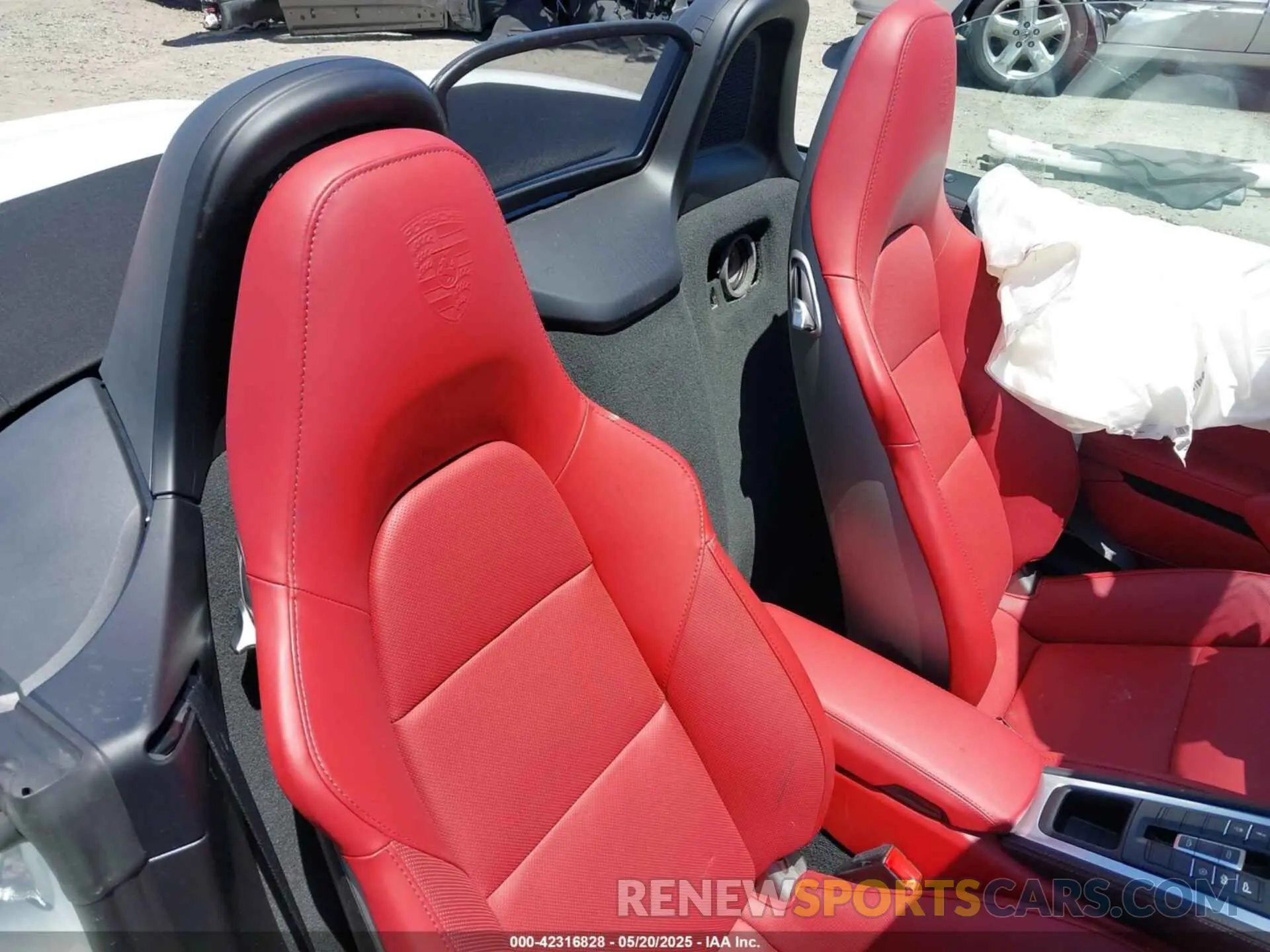 8 Фотография поврежденного автомобиля WP0CD2A86RK228619 PORSCHE 718 BOXSTER 2024