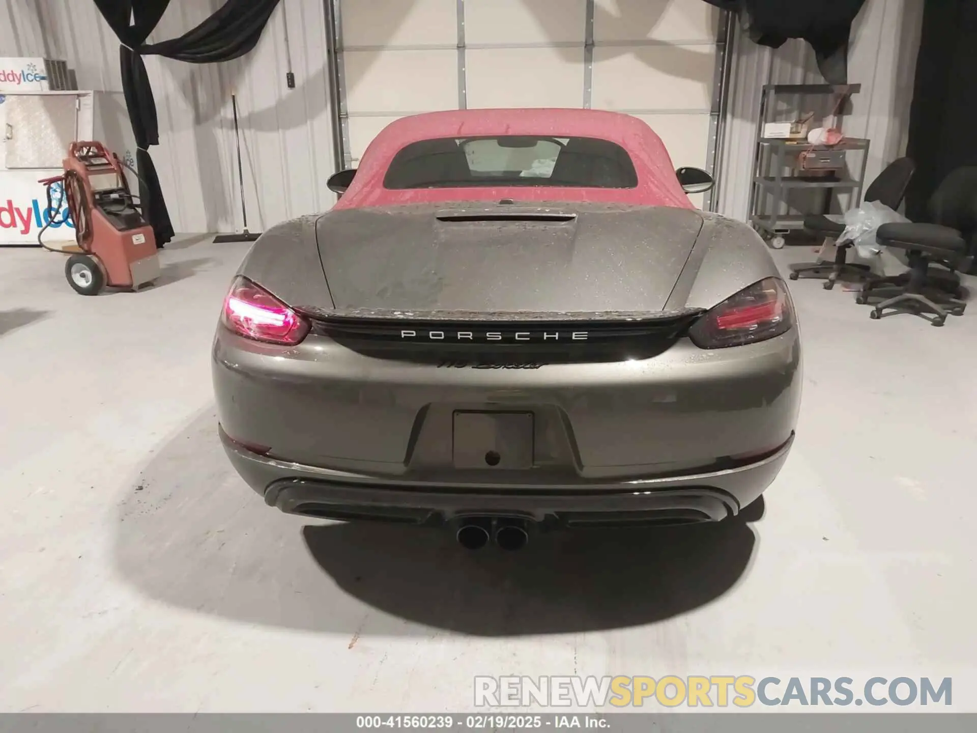 16 Photograph of a damaged car WP0CA2A89SK212378 PORSCHE 718 BOXSTER 2025