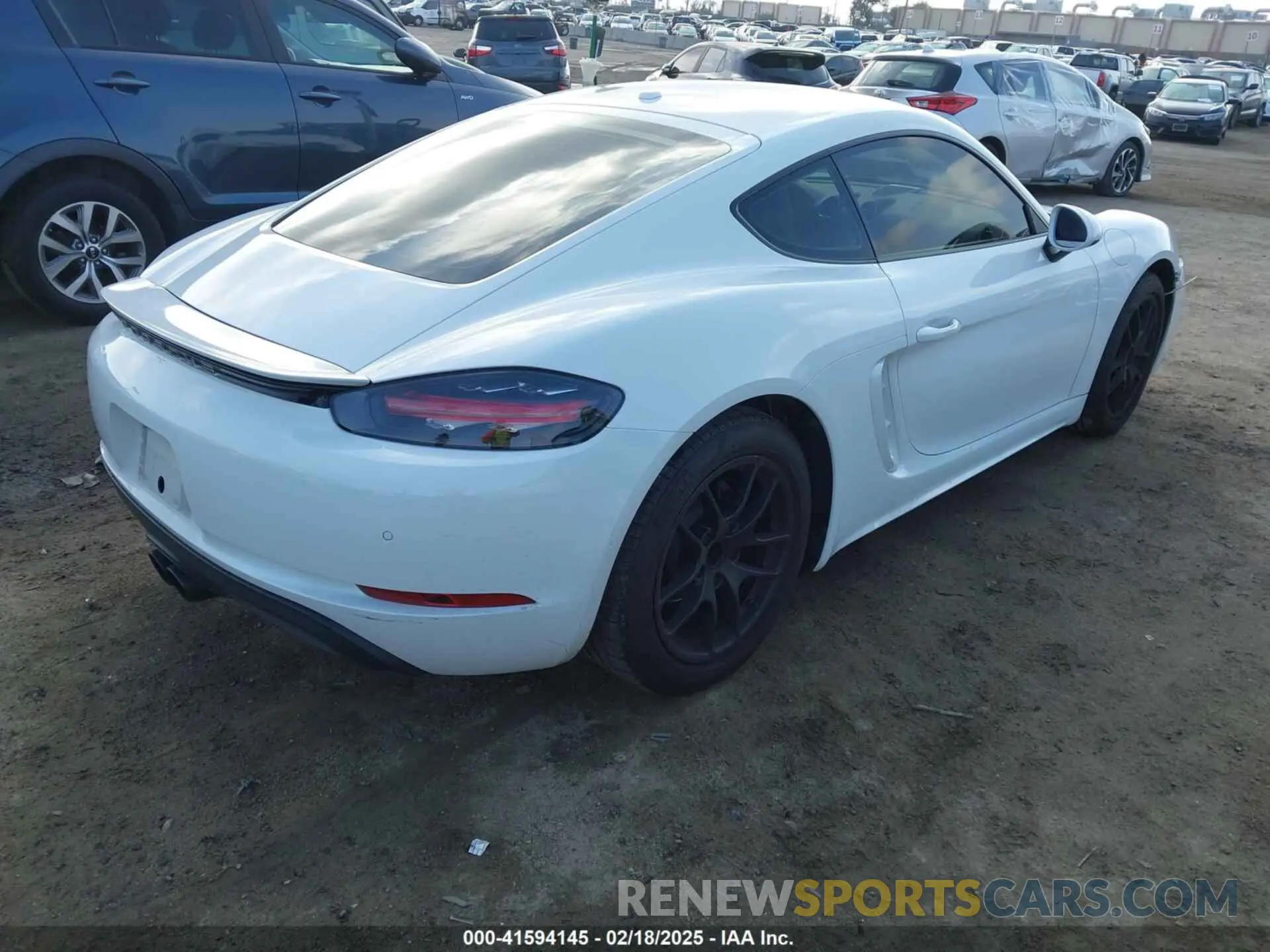 4 Фотография поврежденного автомобиля WP0AA2A81KS260125 PORSCHE 718 CAYMAN 2019