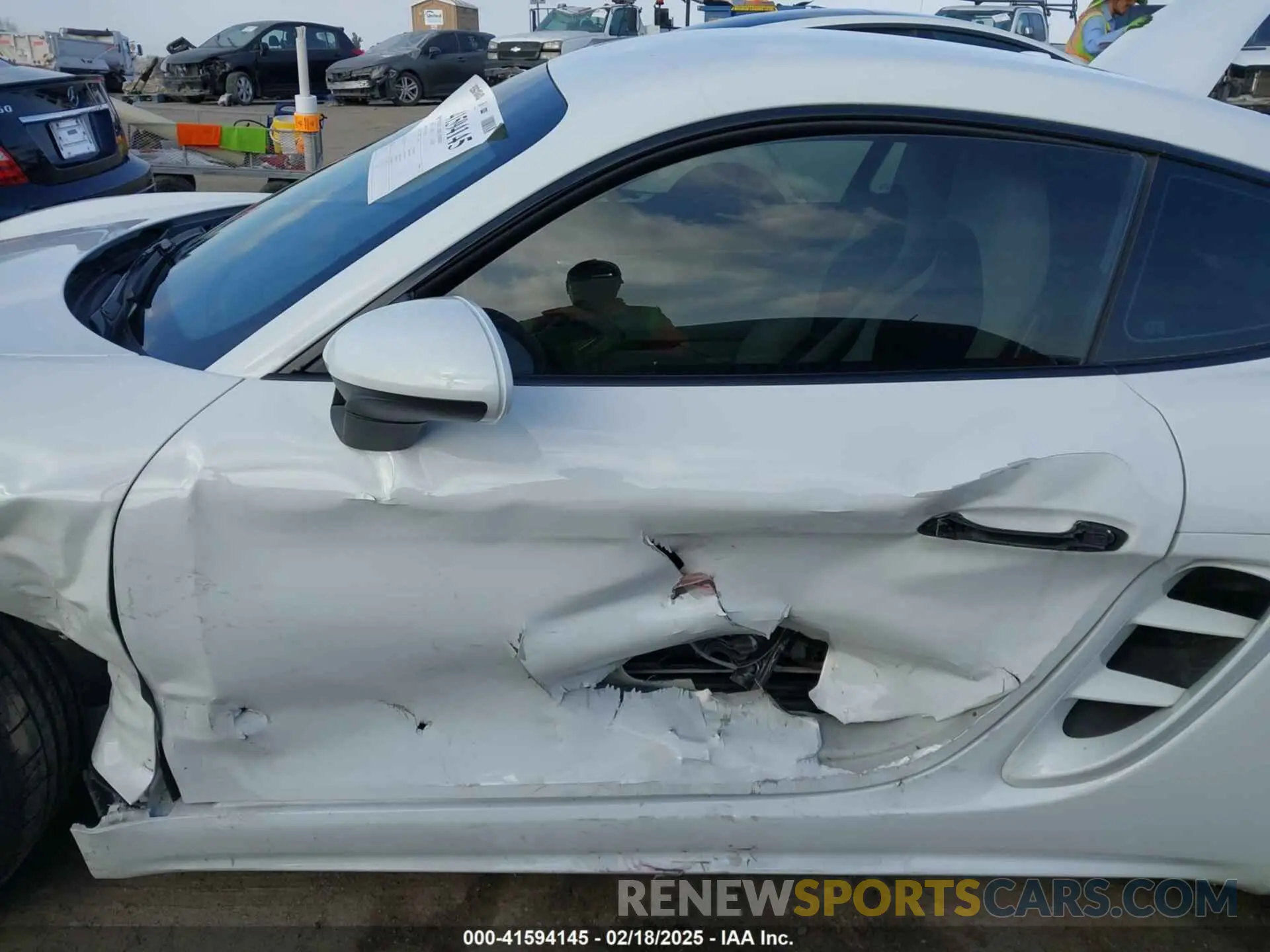 6 Фотография поврежденного автомобиля WP0AA2A81KS260125 PORSCHE 718 CAYMAN 2019