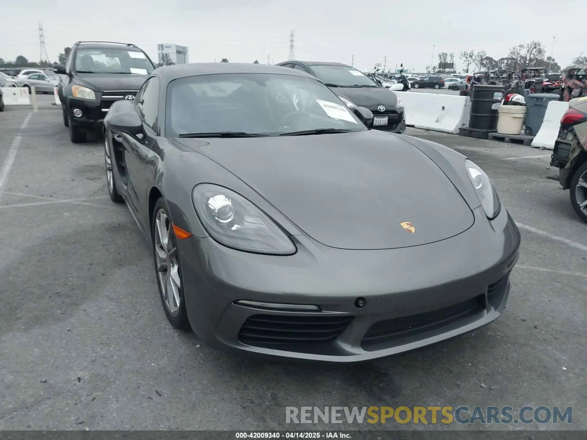 1 Фотография поврежденного автомобиля WP0AA2A84KS260748 PORSCHE 718 CAYMAN 2019