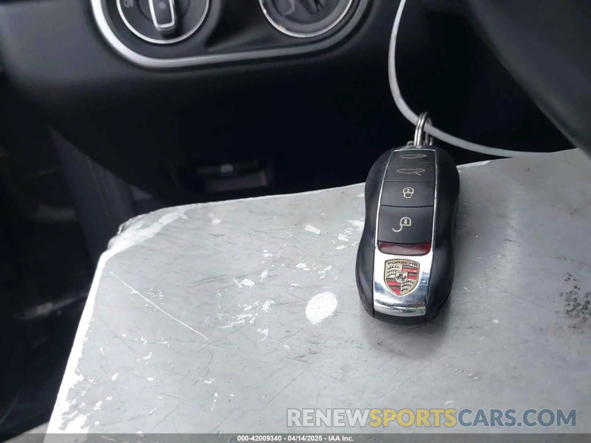 11 Фотография поврежденного автомобиля WP0AA2A84KS260748 PORSCHE 718 CAYMAN 2019
