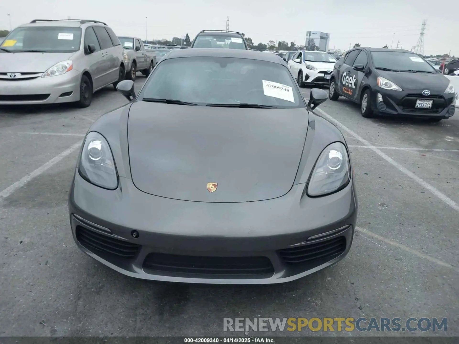 12 Фотография поврежденного автомобиля WP0AA2A84KS260748 PORSCHE 718 CAYMAN 2019