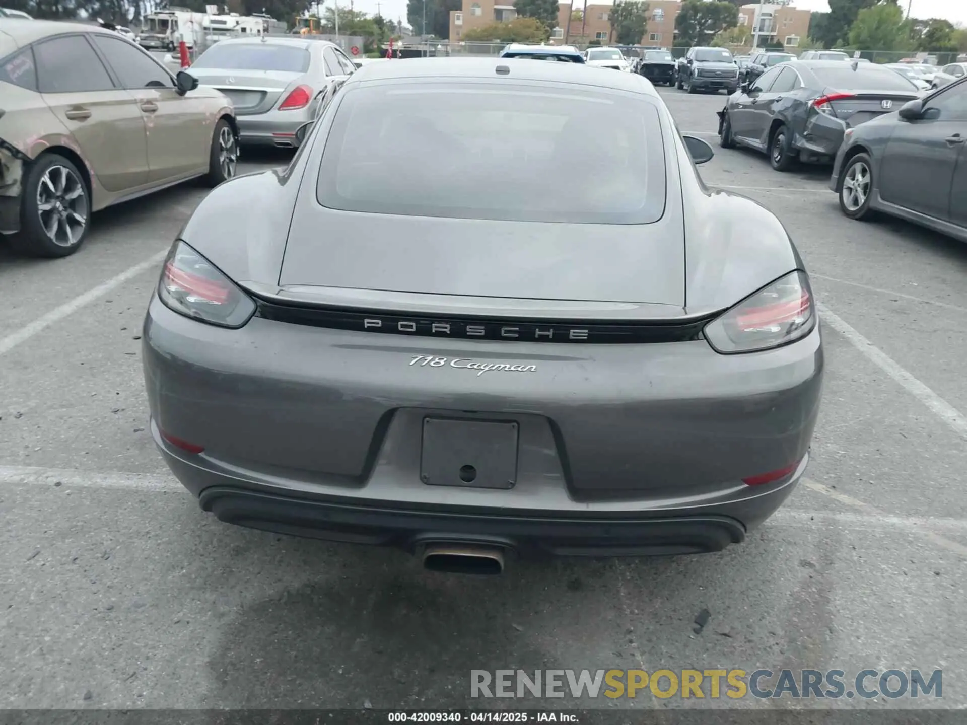 16 Фотография поврежденного автомобиля WP0AA2A84KS260748 PORSCHE 718 CAYMAN 2019