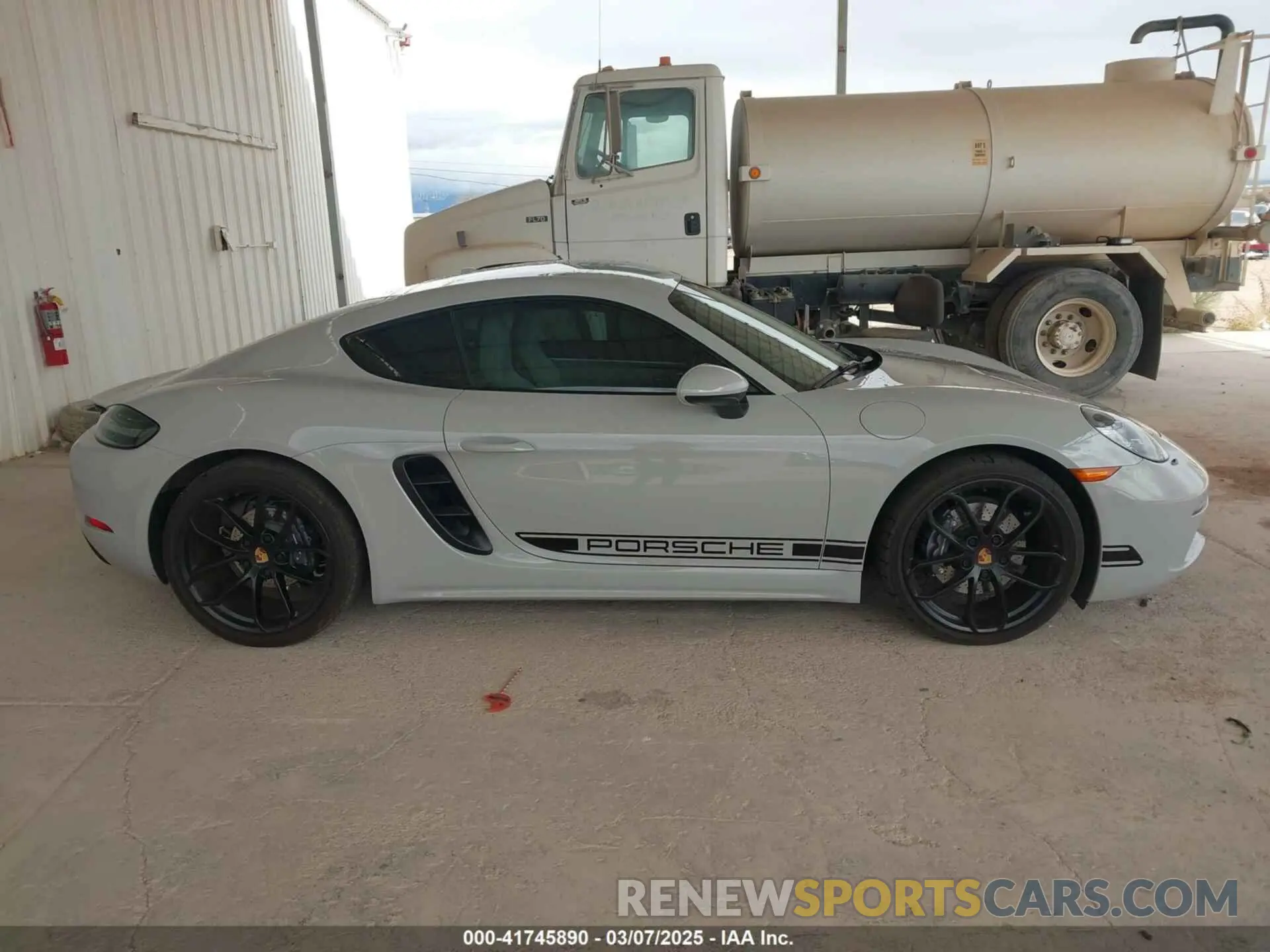 13 Фотография поврежденного автомобиля WP0AA2A83RK255017 PORSCHE 718 CAYMAN 2024